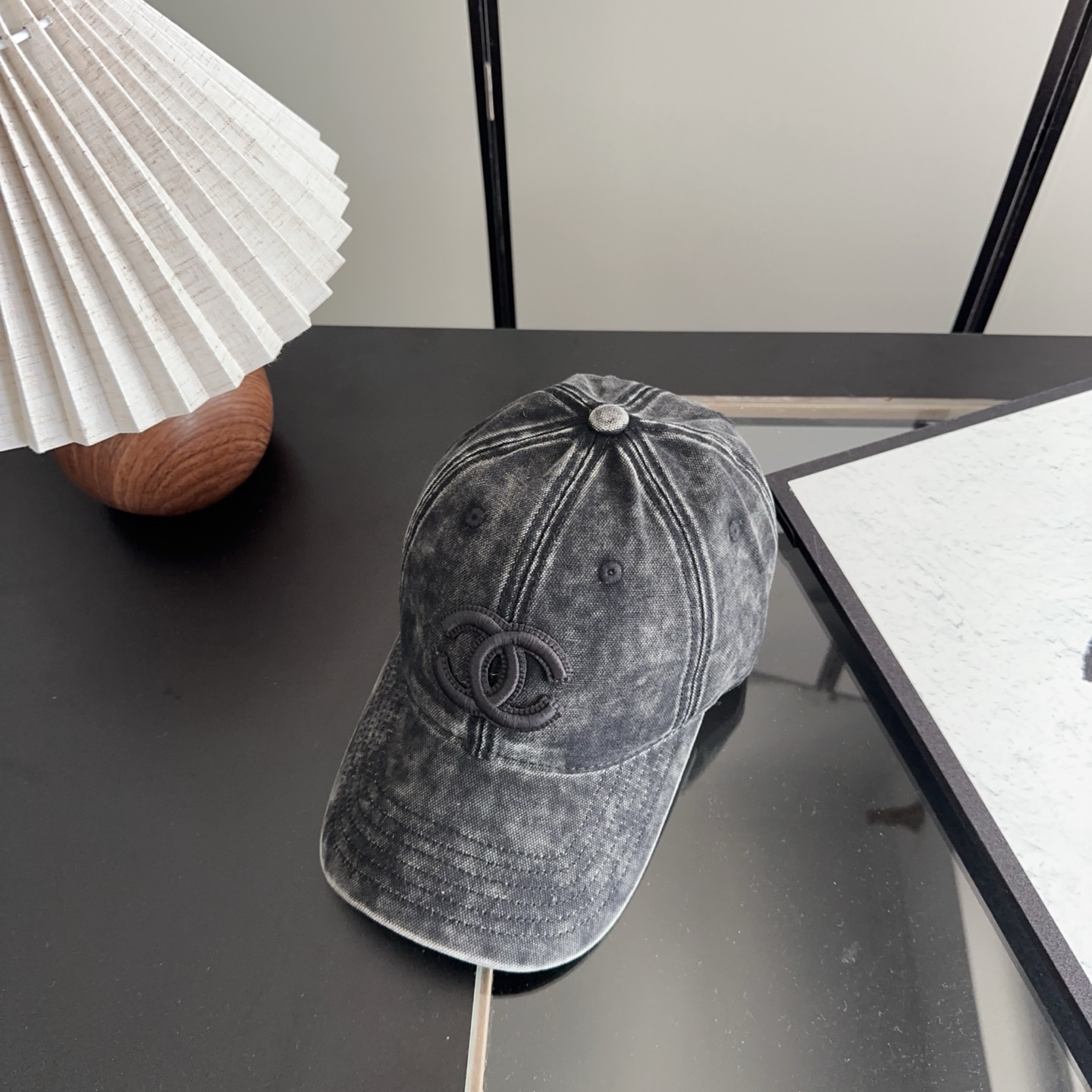 香奈儿新款经典休闲潮流款 上架简约棒球帽🧢日韩风格，随便搭配都超好看！出门旅游，绝对要入手的一款