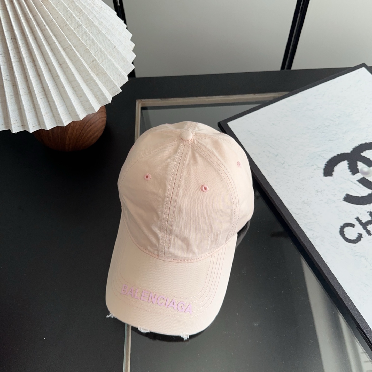 Balencia*a 巴黎世家刺绣字母新款棒球帽现货秒发🧢简约时尚超级无敌好看的帽子！情侣款！