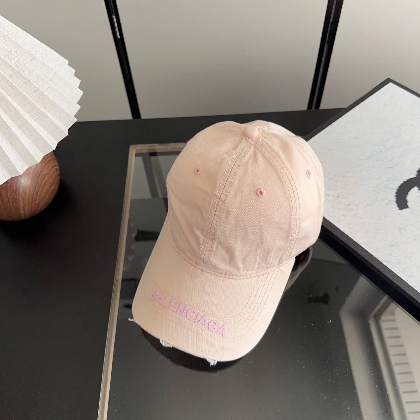 Balencia*a 巴黎世家刺绣字母新款棒球帽现货秒发🧢简约时尚超级无敌好看的帽子！情侣款！