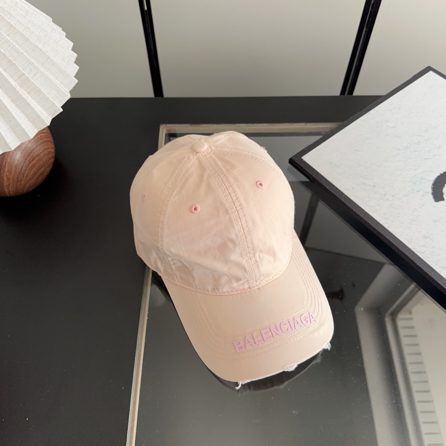 Balencia*a 巴黎世家刺绣字母新款棒球帽现货秒发🧢简约时尚超级无敌好看的帽子！情侣款！