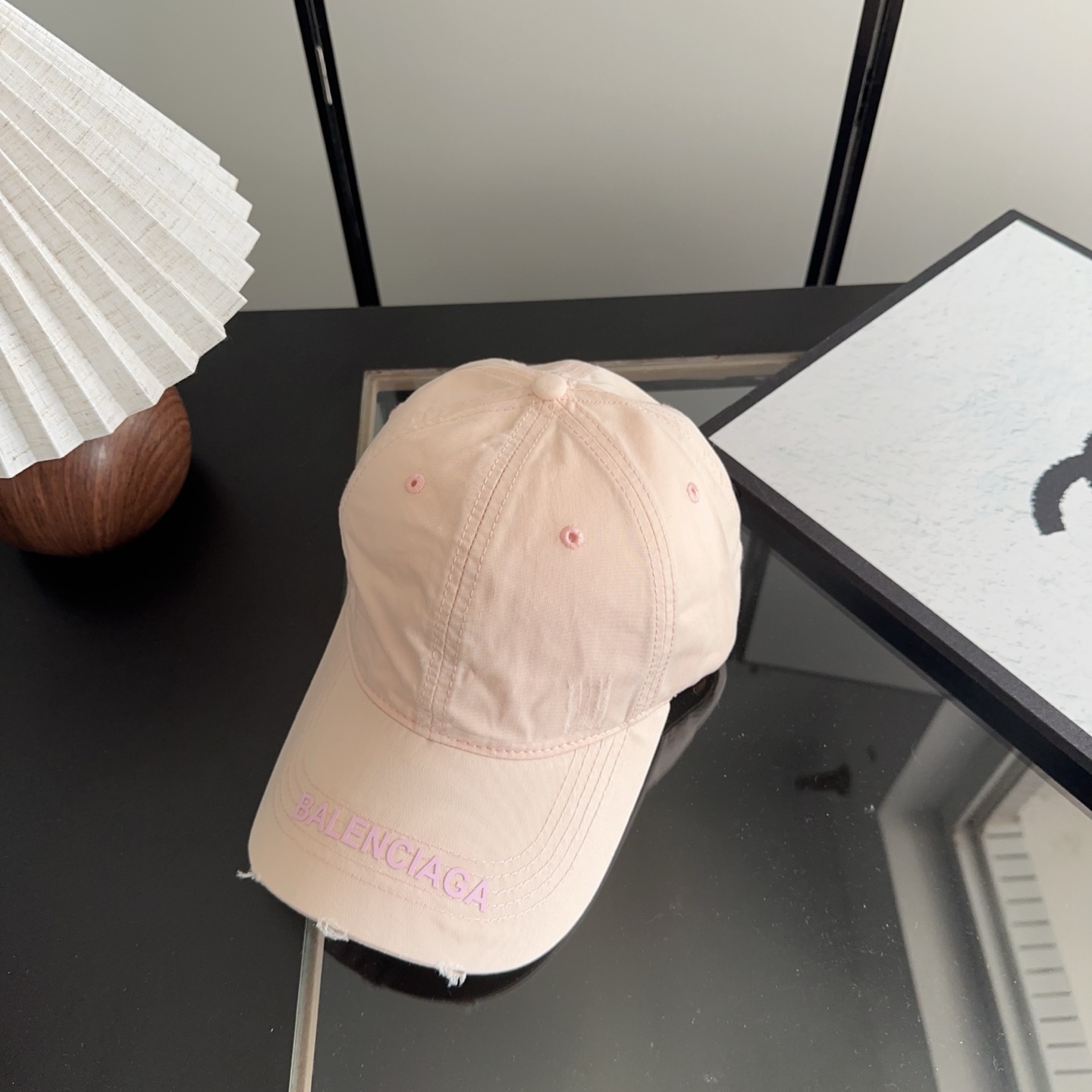 Balencia*a 巴黎世家刺绣字母新款棒球帽现货秒发🧢简约时尚超级无敌好看的帽子！情侣款！
