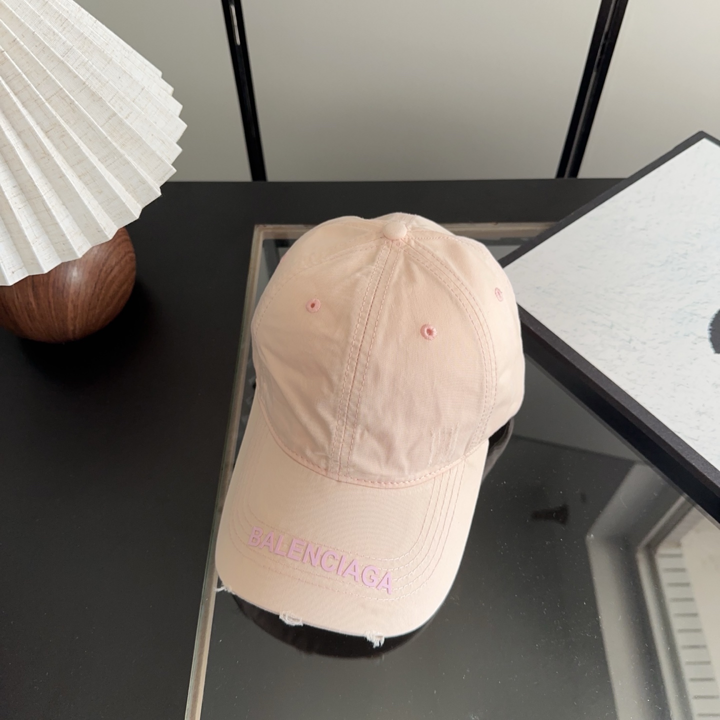 Balencia*a 巴黎世家刺绣字母新款棒球帽现货秒发🧢简约时尚超级无敌好看的帽子！情侣款！