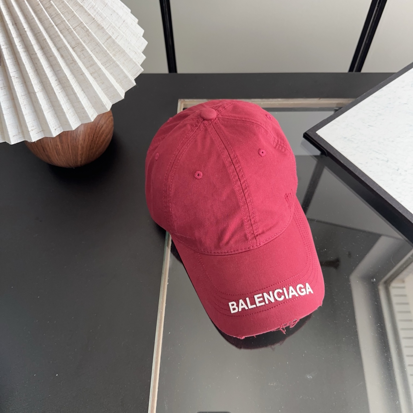 Balencia*a 巴黎世家刺绣字母新款棒球帽现货秒发🧢简约时尚超级无敌好看的帽子！情侣款！