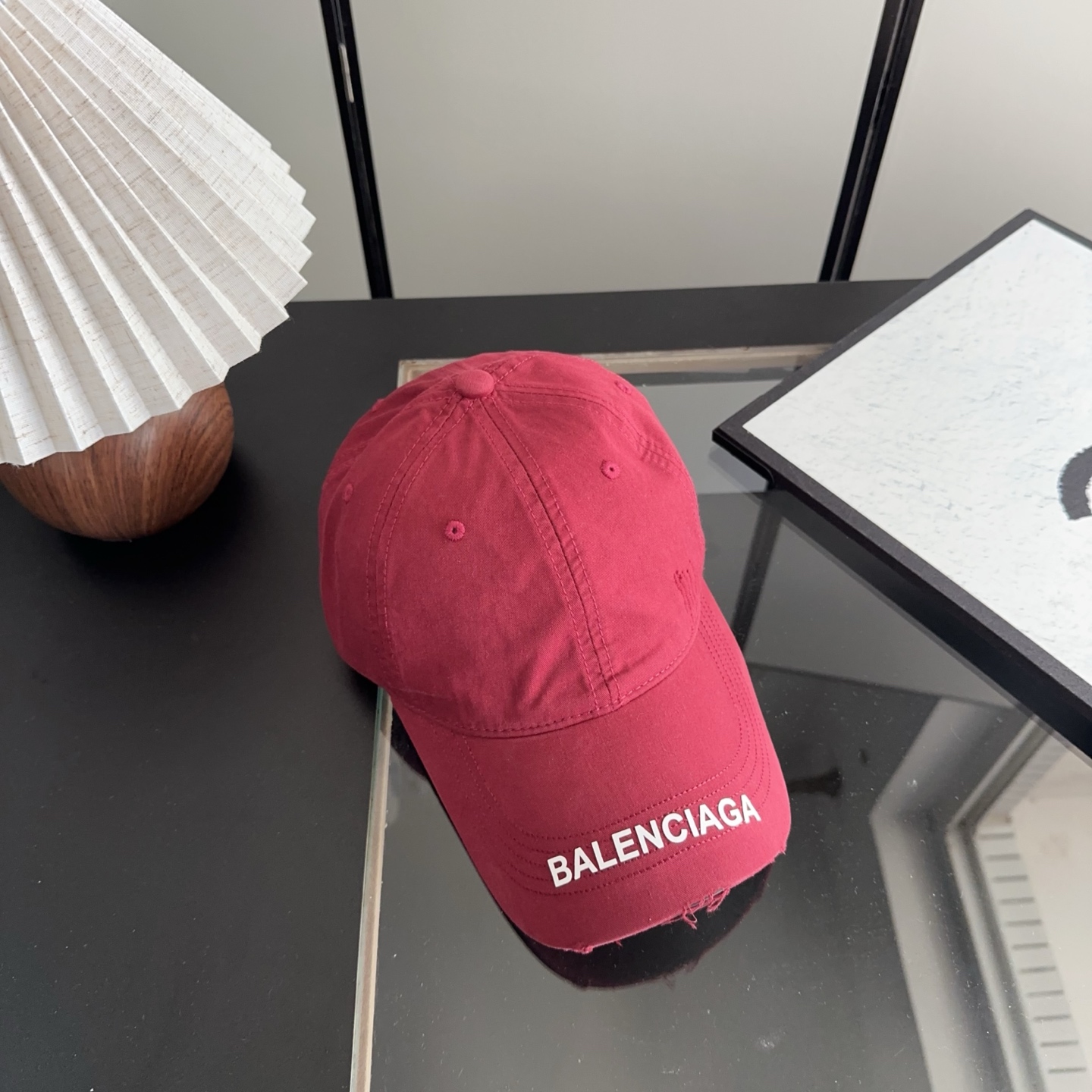 Balencia*a 巴黎世家刺绣字母新款棒球帽现货秒发🧢简约时尚超级无敌好看的帽子！情侣款！