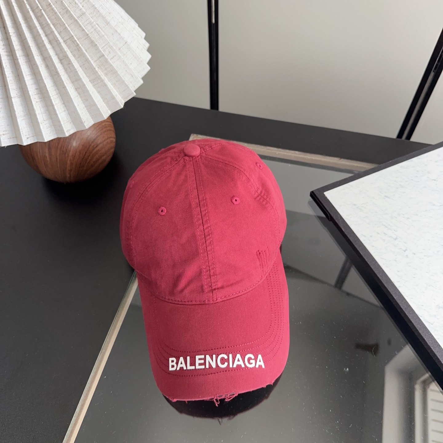 Balencia*a 巴黎世家刺绣字母新款棒球帽现货秒发🧢简约时尚超级无敌好看的帽子！情侣款！