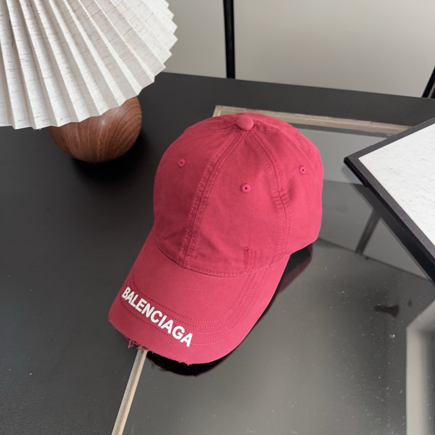 Balencia*a 巴黎世家刺绣字母新款棒球帽现货秒发🧢简约时尚超级无敌好看的帽子！情侣款！