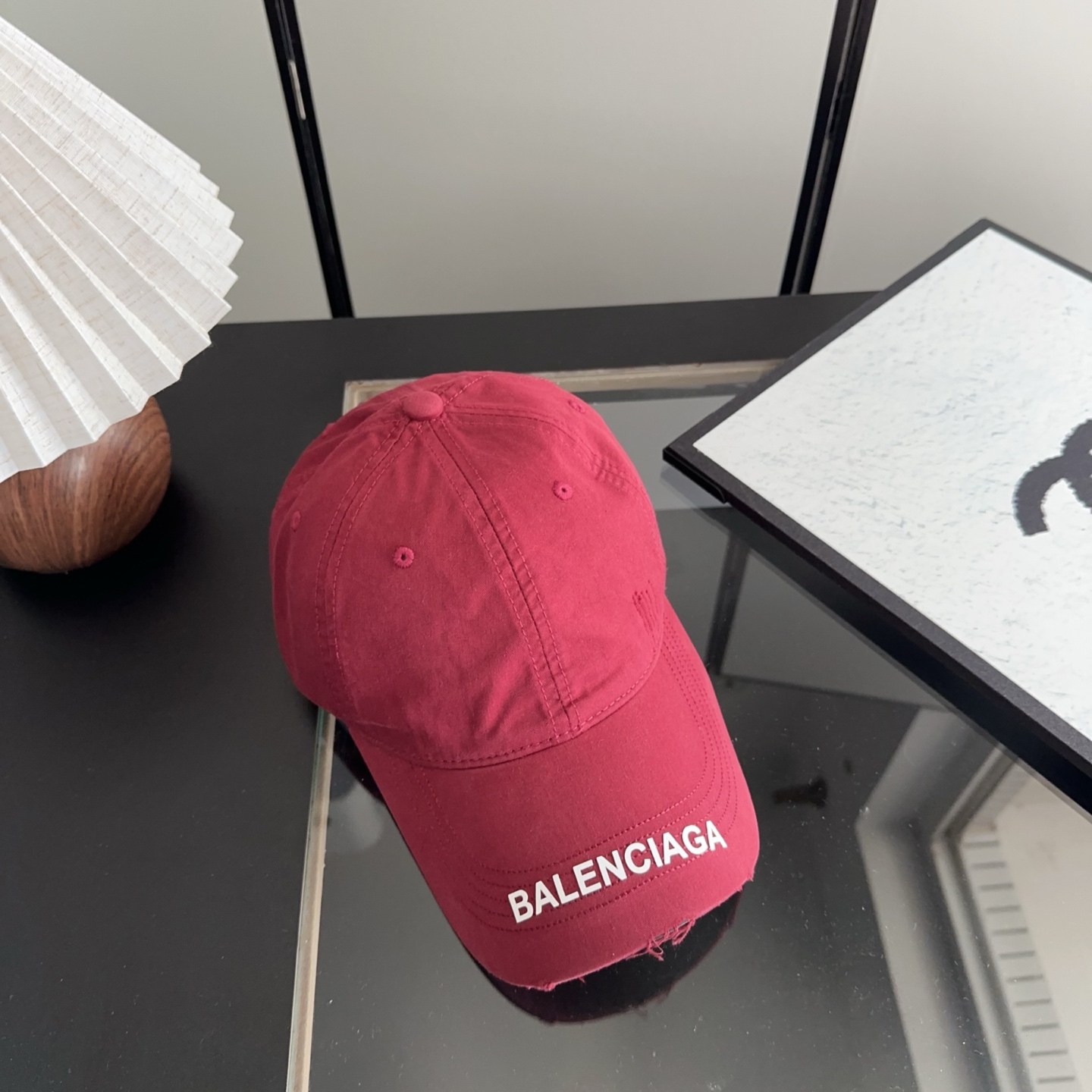 Balencia*a 巴黎世家刺绣字母新款棒球帽现货秒发🧢简约时尚超级无敌好看的帽子！情侣款！