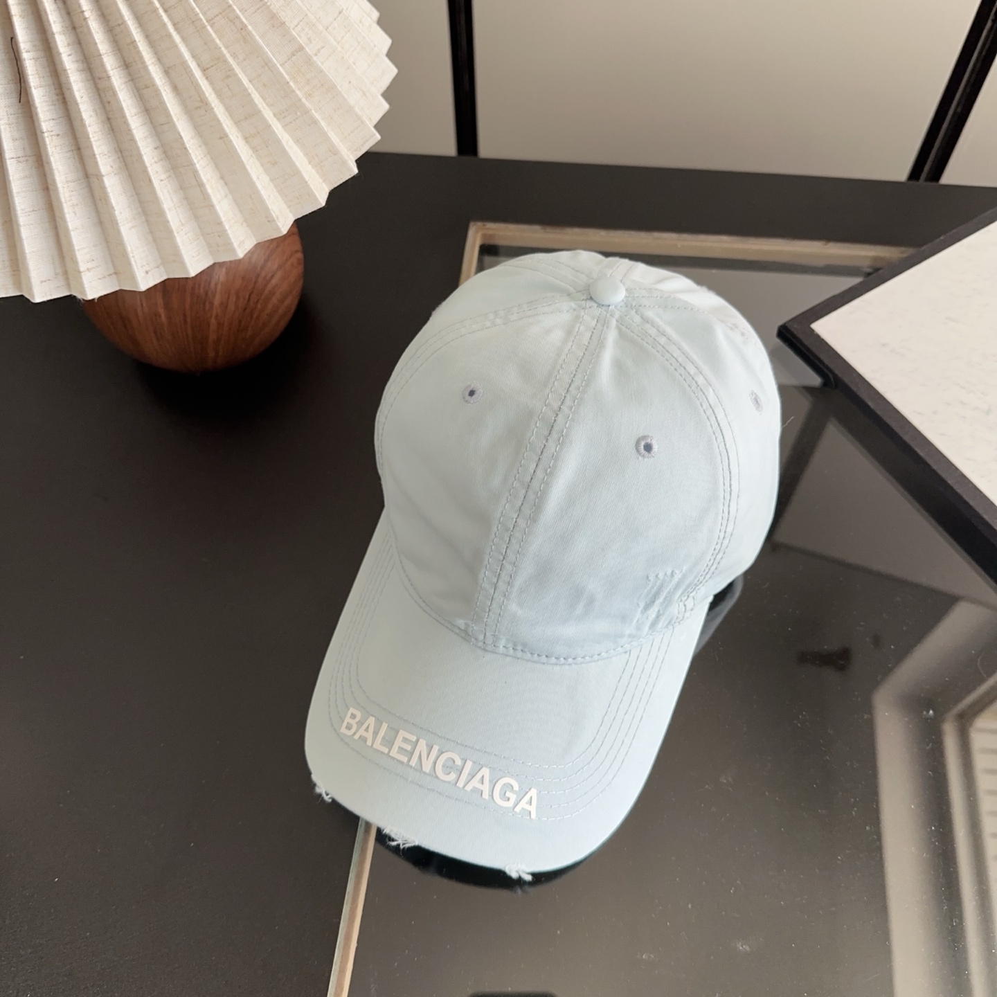Balencia*a 巴黎世家刺绣字母新款棒球帽现货秒发🧢简约时尚超级无敌好看的帽子！情侣款！