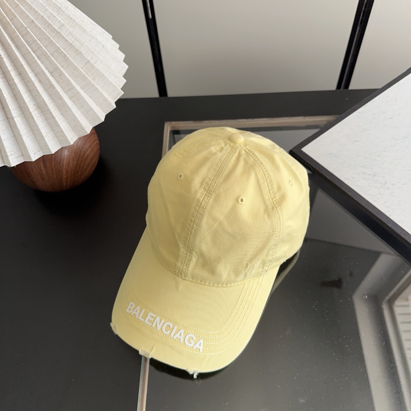 Balencia*a 巴黎世家刺绣字母新款棒球帽现货秒发🧢简约时尚超级无敌好看的帽子！情侣款！