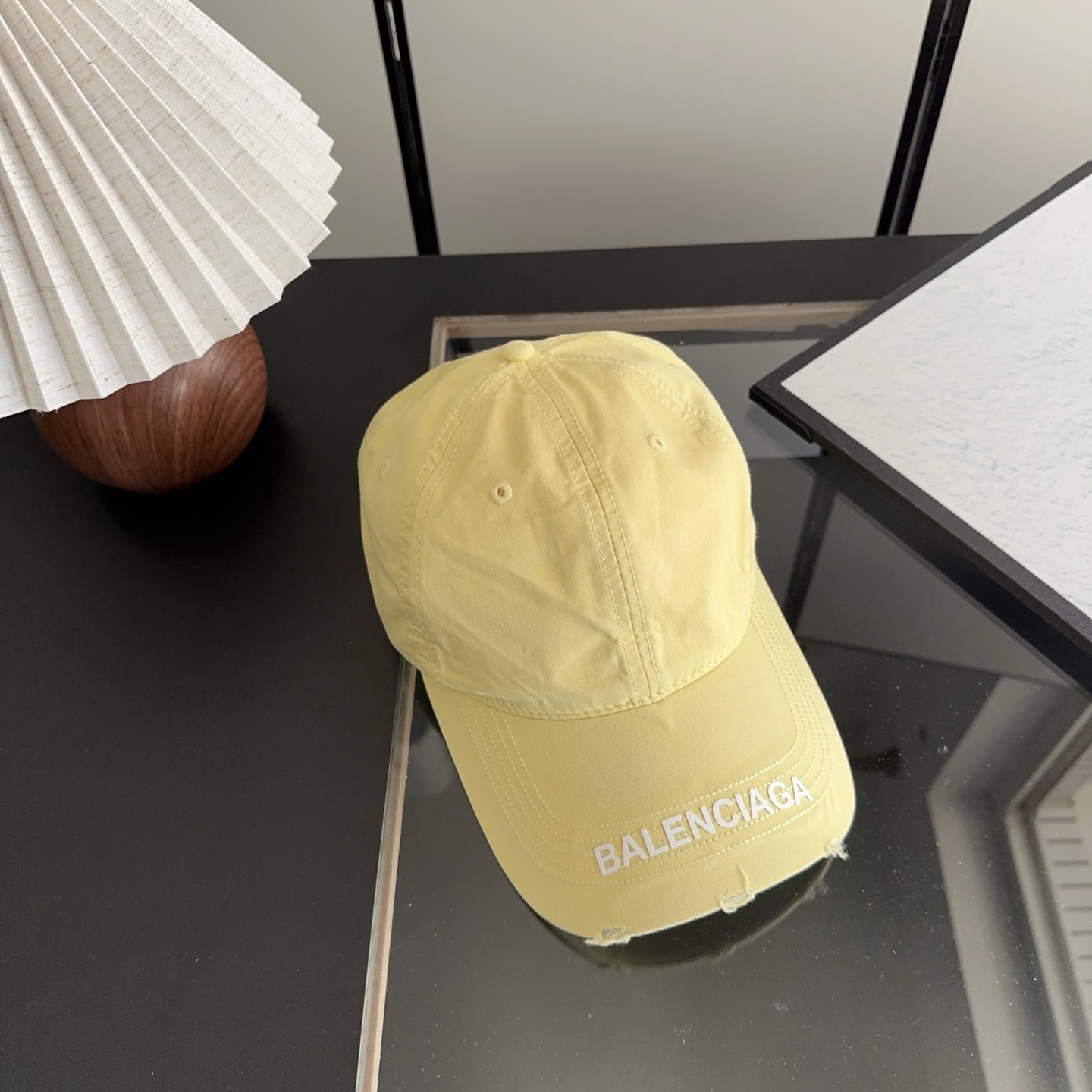 Balencia*a 巴黎世家刺绣字母新款棒球帽现货秒发🧢简约时尚超级无敌好看的帽子！情侣款！