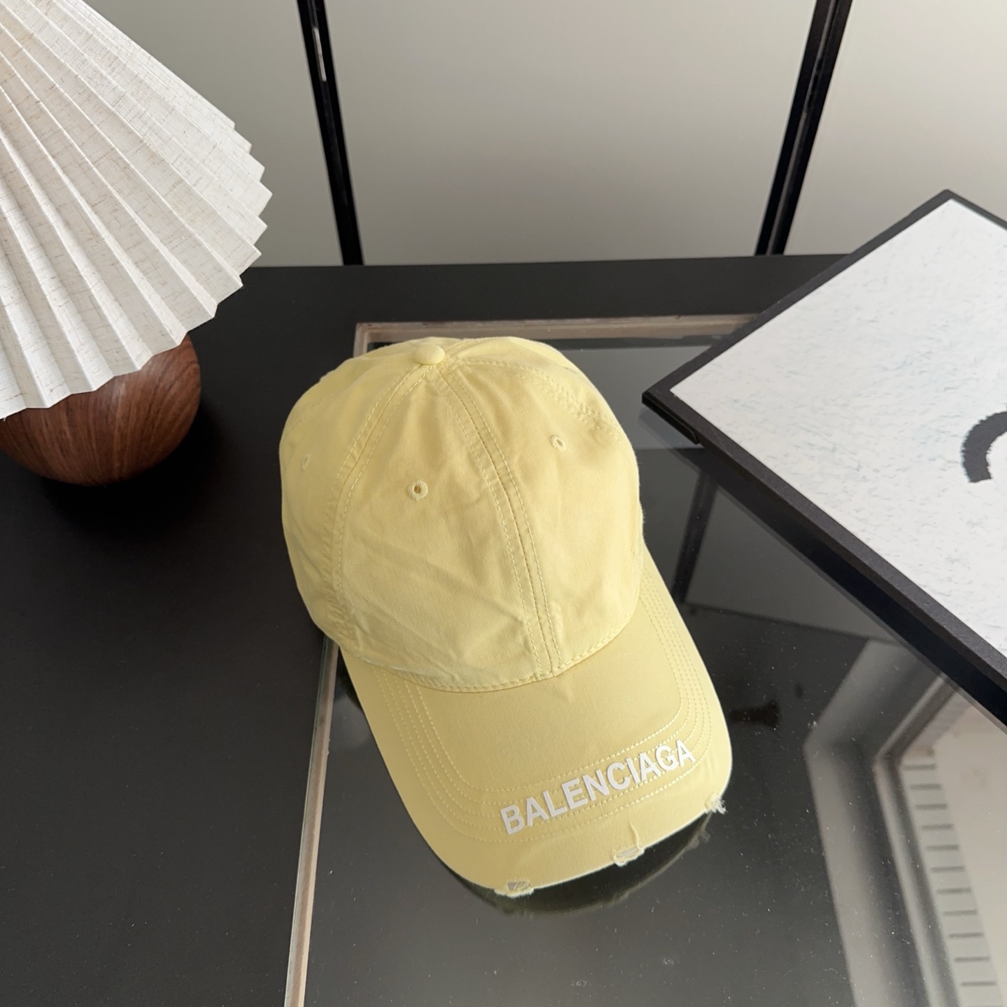 Balencia*a 巴黎世家刺绣字母新款棒球帽现货秒发🧢简约时尚超级无敌好看的帽子！情侣款！