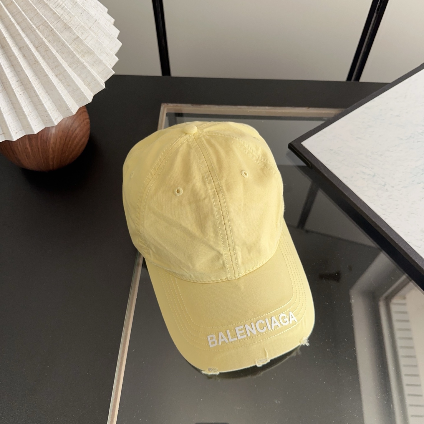 Balencia*a 巴黎世家刺绣字母新款棒球帽现货秒发🧢简约时尚超级无敌好看的帽子！情侣款！