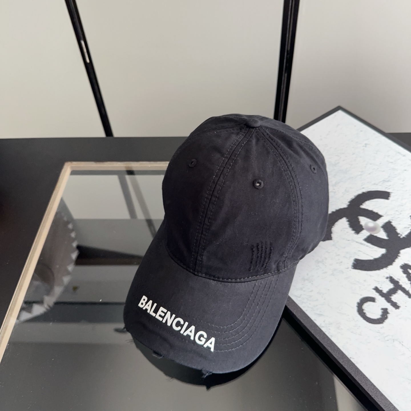 Balencia*a 巴黎世家刺绣字母新款棒球帽现货秒发🧢简约时尚超级无敌好看的帽子！情侣款！
