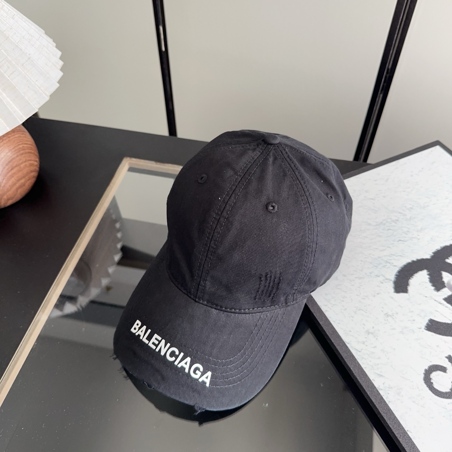 Balencia*a 巴黎世家刺绣字母新款棒球帽现货秒发🧢简约时尚超级无敌好看的帽子！情侣款！