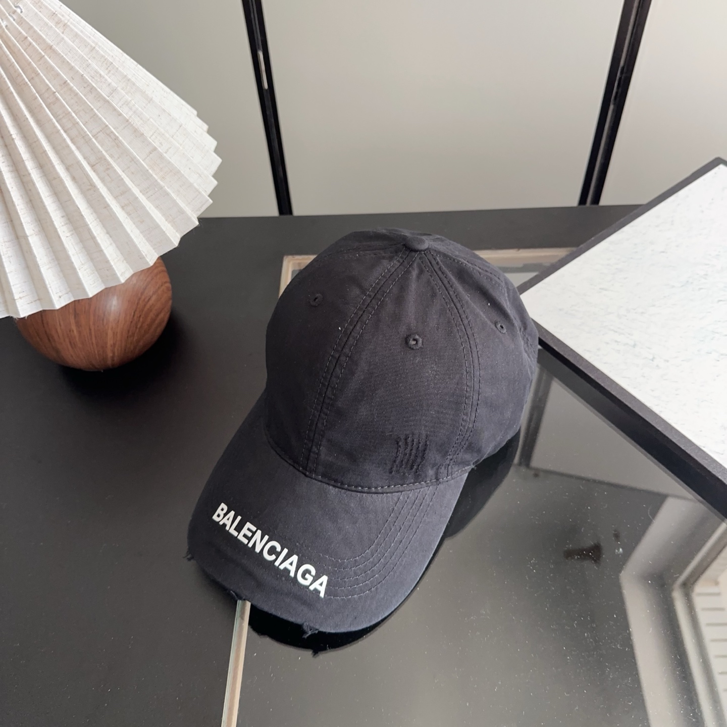 Balencia*a 巴黎世家刺绣字母新款棒球帽现货秒发🧢简约时尚超级无敌好看的帽子！情侣款！