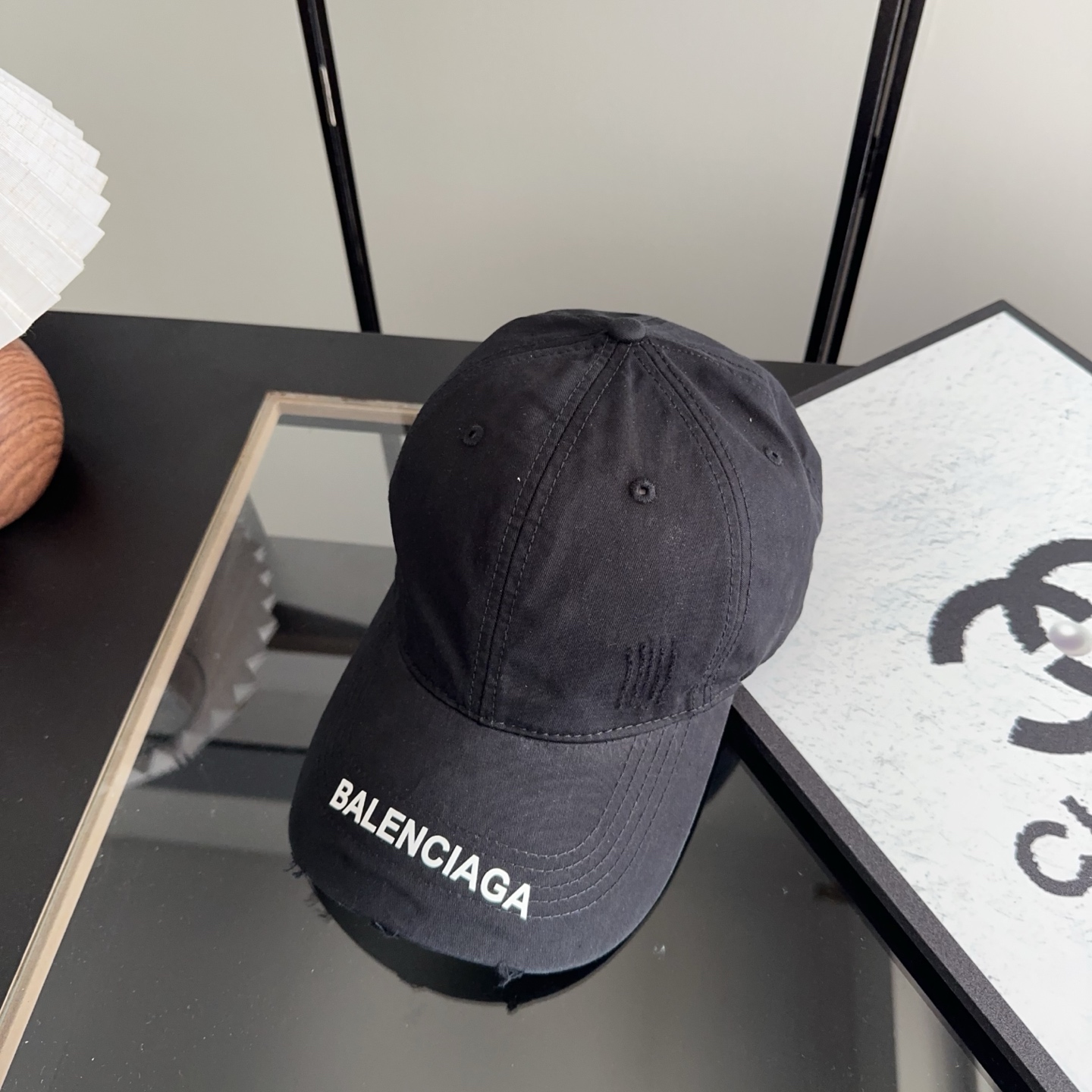 Balencia*a 巴黎世家刺绣字母新款棒球帽现货秒发🧢简约时尚超级无敌好看的帽子！情侣款！
