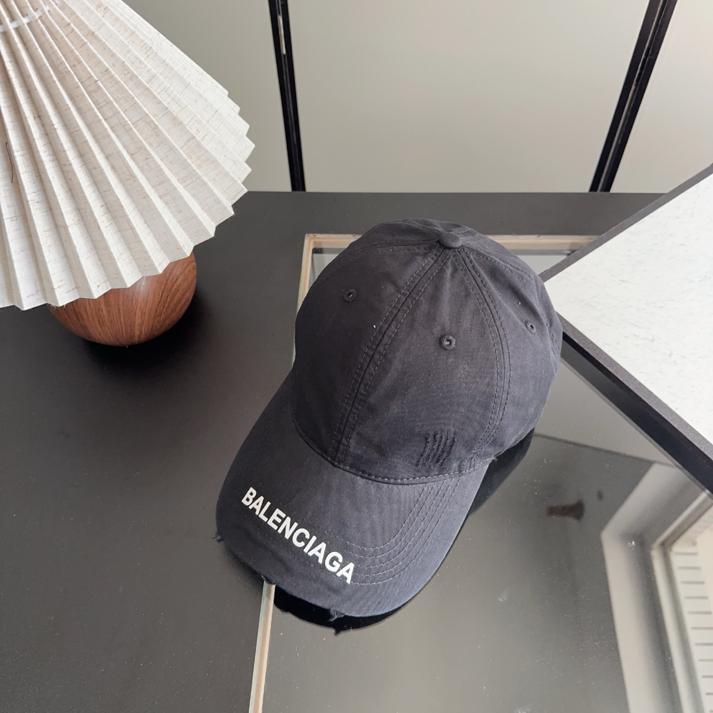 Balencia*a 巴黎世家刺绣字母新款棒球帽现货秒发🧢简约时尚超级无敌好看的帽子！情侣款！