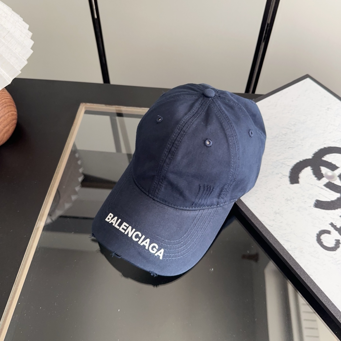 Balencia*a 巴黎世家刺绣字母新款棒球帽现货秒发🧢简约时尚超级无敌好看的帽子！情侣款！