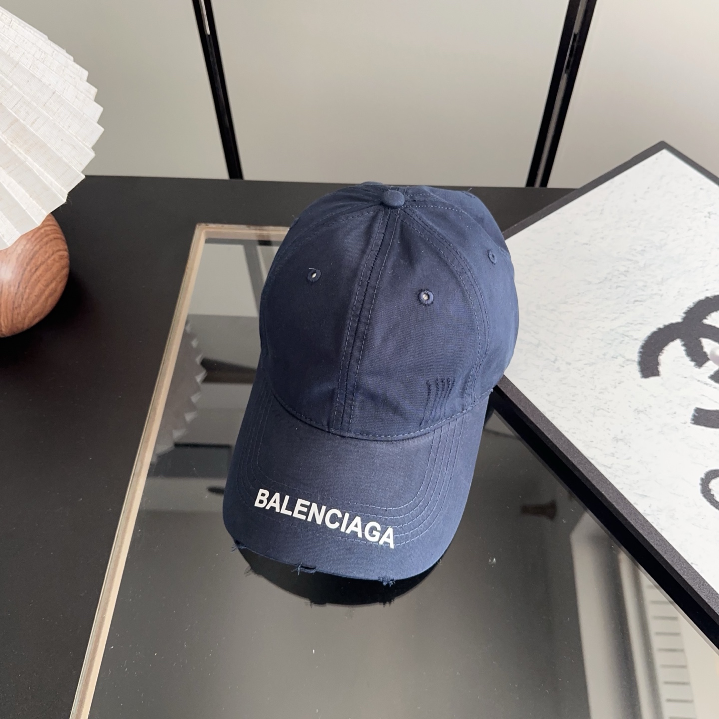 Balencia*a 巴黎世家刺绣字母新款棒球帽现货秒发🧢简约时尚超级无敌好看的帽子！情侣款！