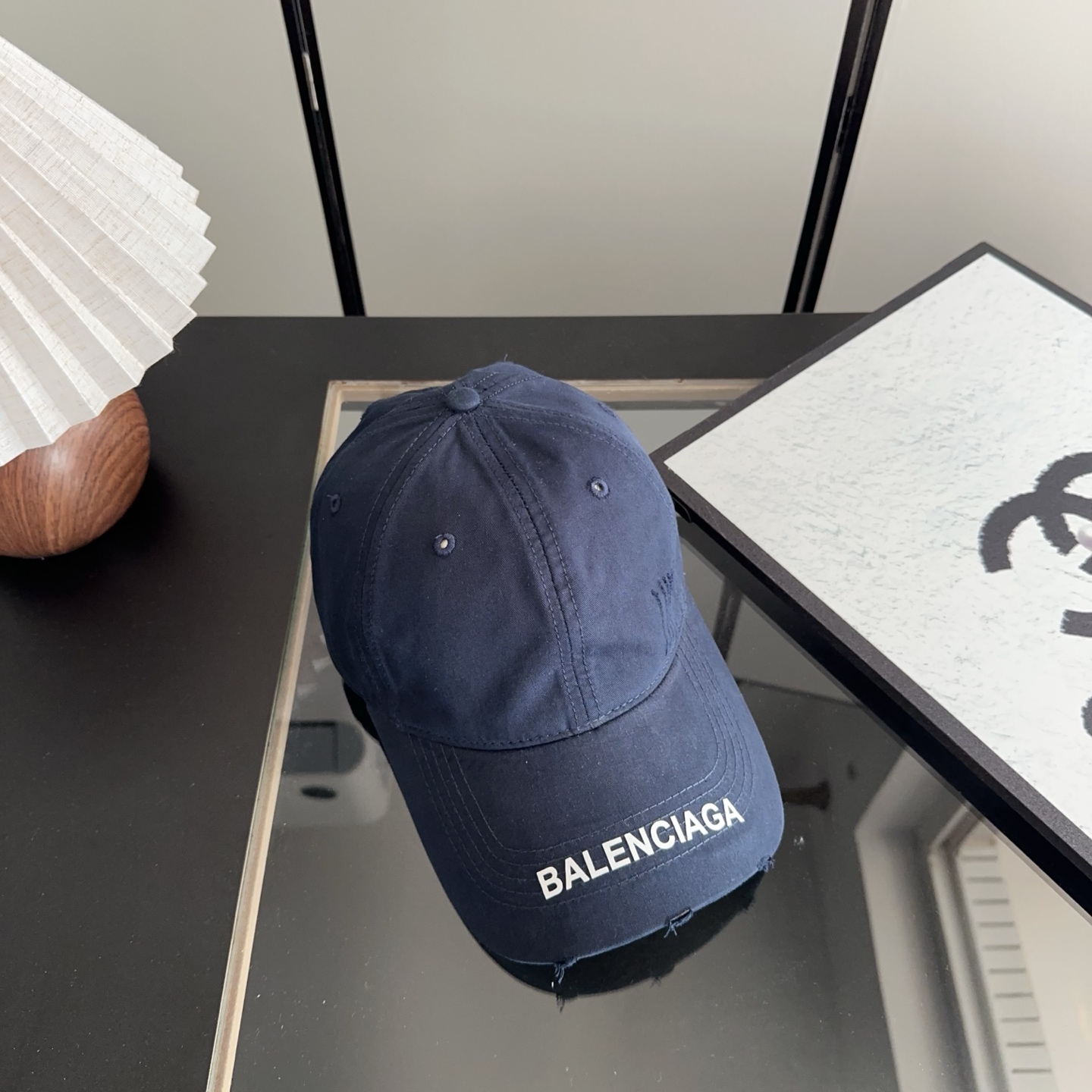 Balencia*a 巴黎世家刺绣字母新款棒球帽现货秒发🧢简约时尚超级无敌好看的帽子！情侣款！