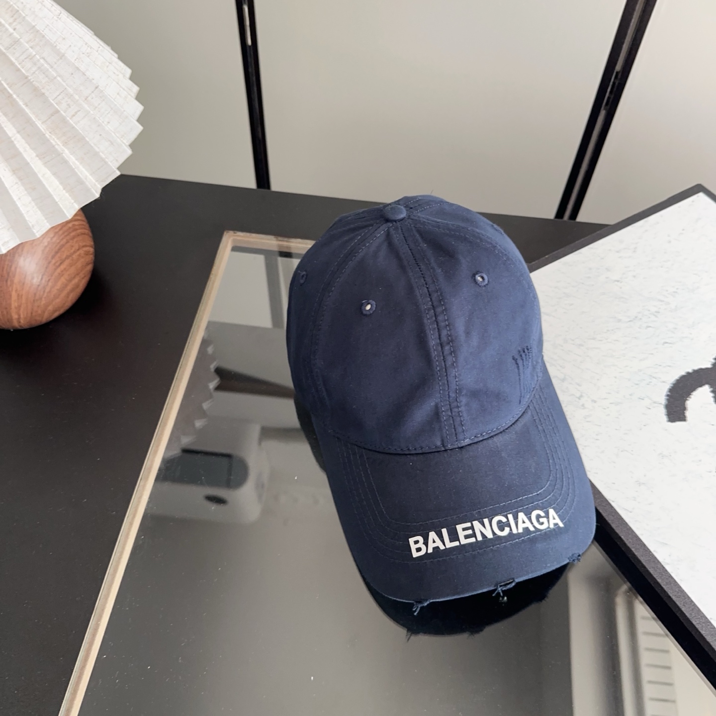 Balencia*a 巴黎世家刺绣字母新款棒球帽现货秒发🧢简约时尚超级无敌好看的帽子！情侣款！