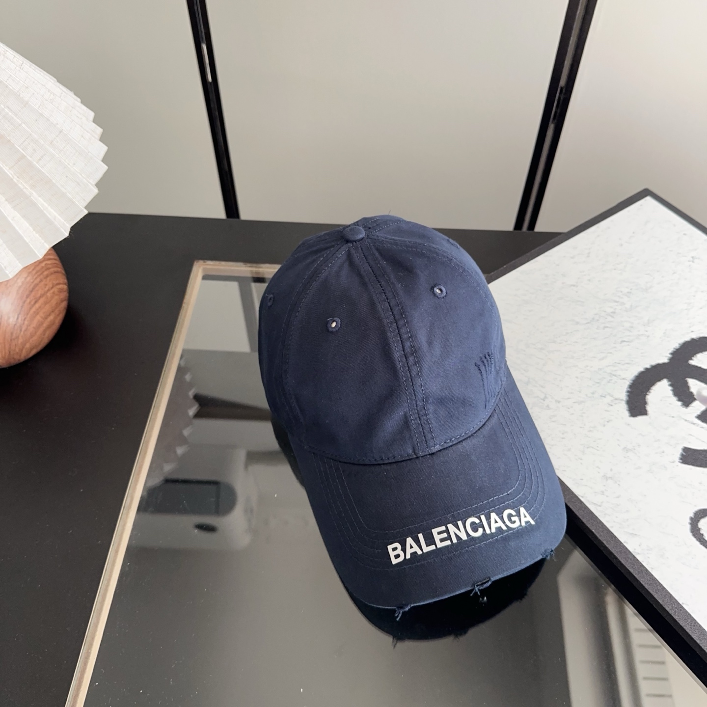 Balencia*a 巴黎世家刺绣字母新款棒球帽现货秒发🧢简约时尚超级无敌好看的帽子！情侣款！