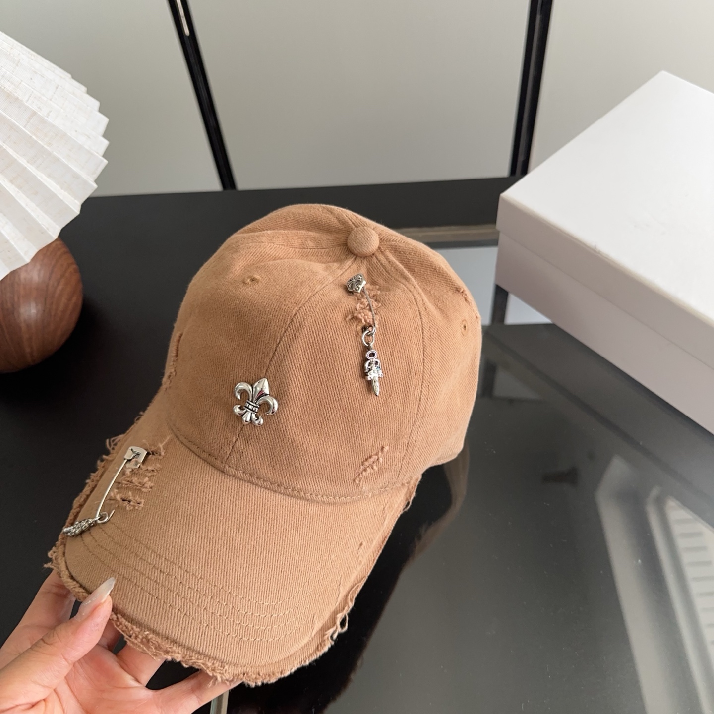 Chrome Hearts 克罗心💓早春韩版时尚复古做旧破洞帽子磨损设计百搭棒球帽鸭舌帽