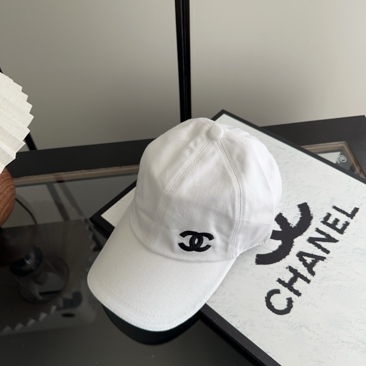 香奈儿新款经典休闲潮流款 上架简约棒球帽🧢日韩风格，随便搭配都超好看！出门旅游，绝对要入手的一款