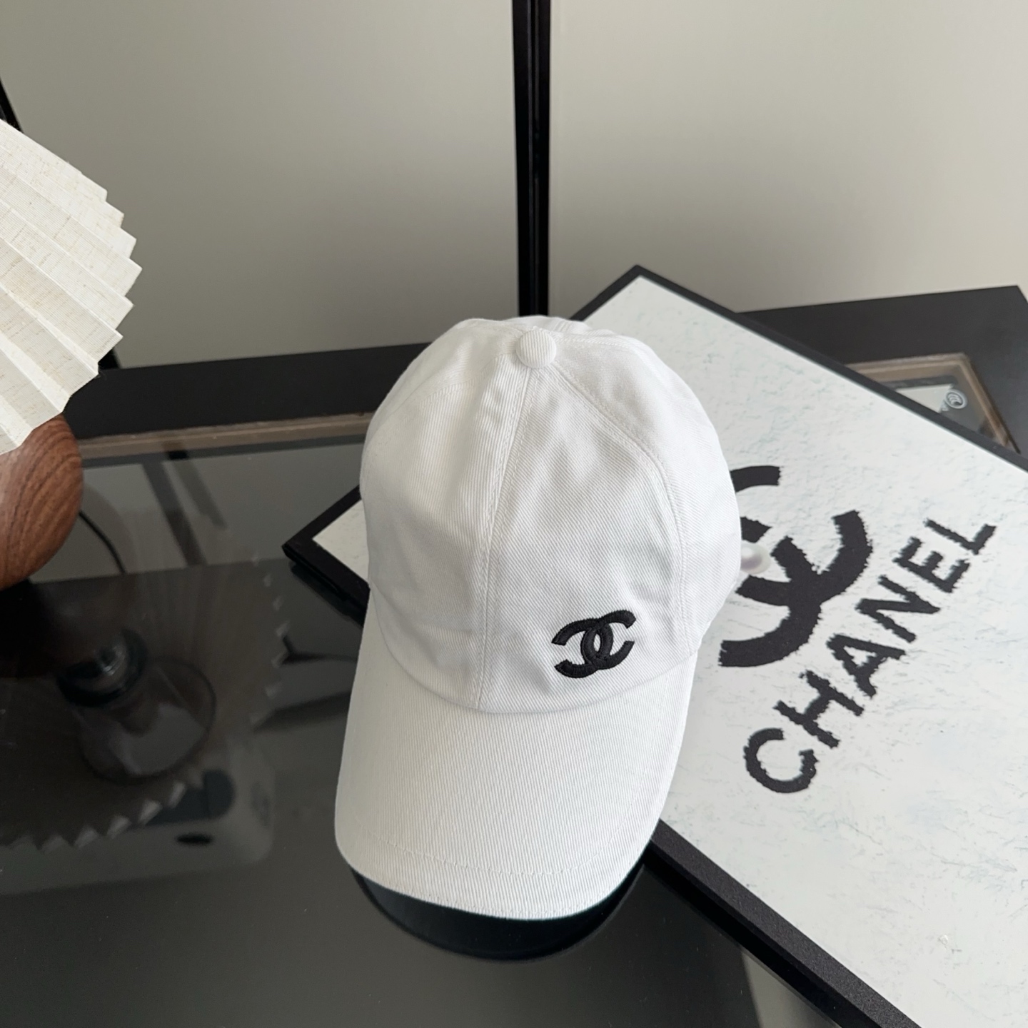 香奈儿新款经典休闲潮流款 上架简约棒球帽🧢日韩风格，随便搭配都超好看！出门旅游，绝对要入手的一款