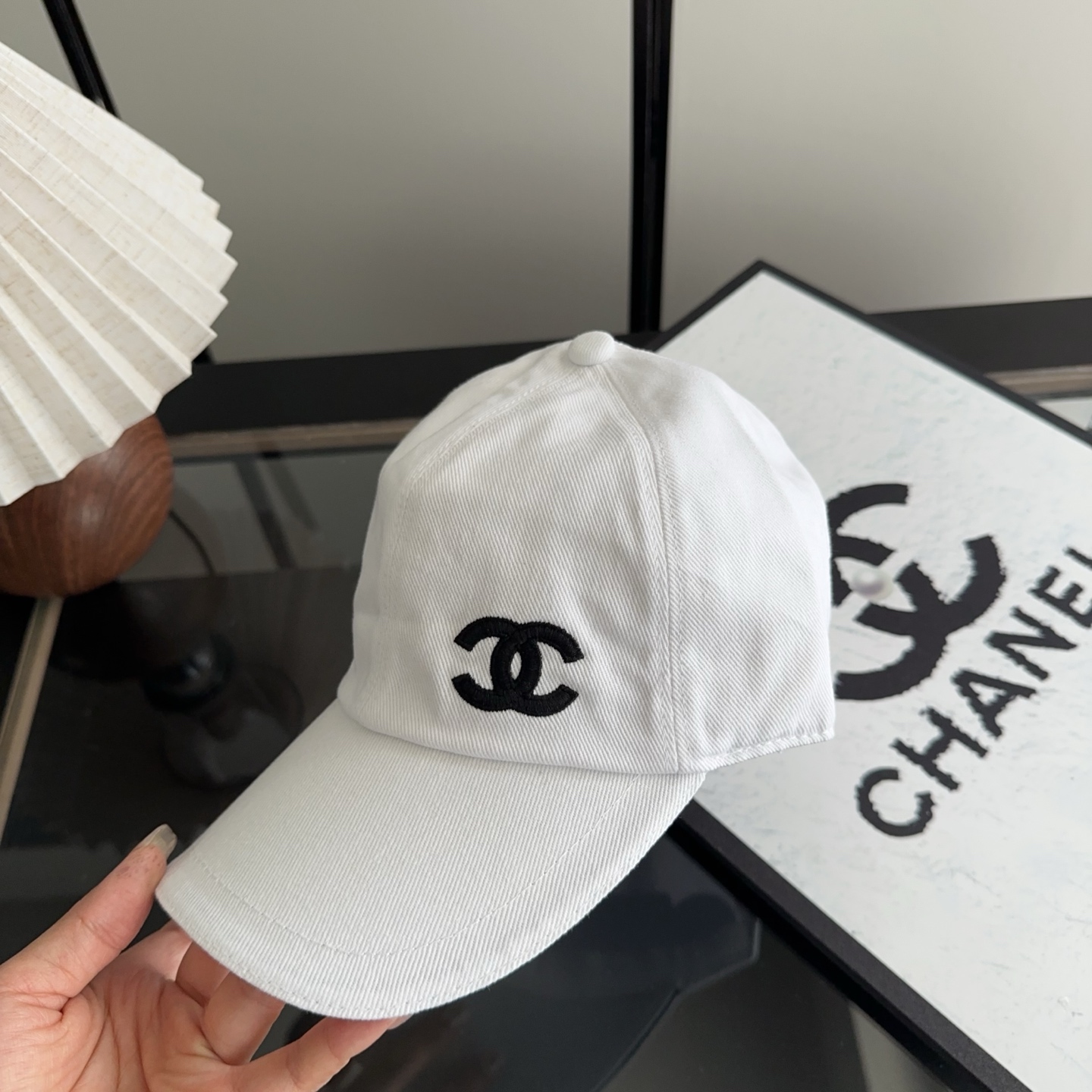 香奈儿新款经典休闲潮流款 上架简约棒球帽🧢日韩风格，随便搭配都超好看！出门旅游，绝对要入手的一款
