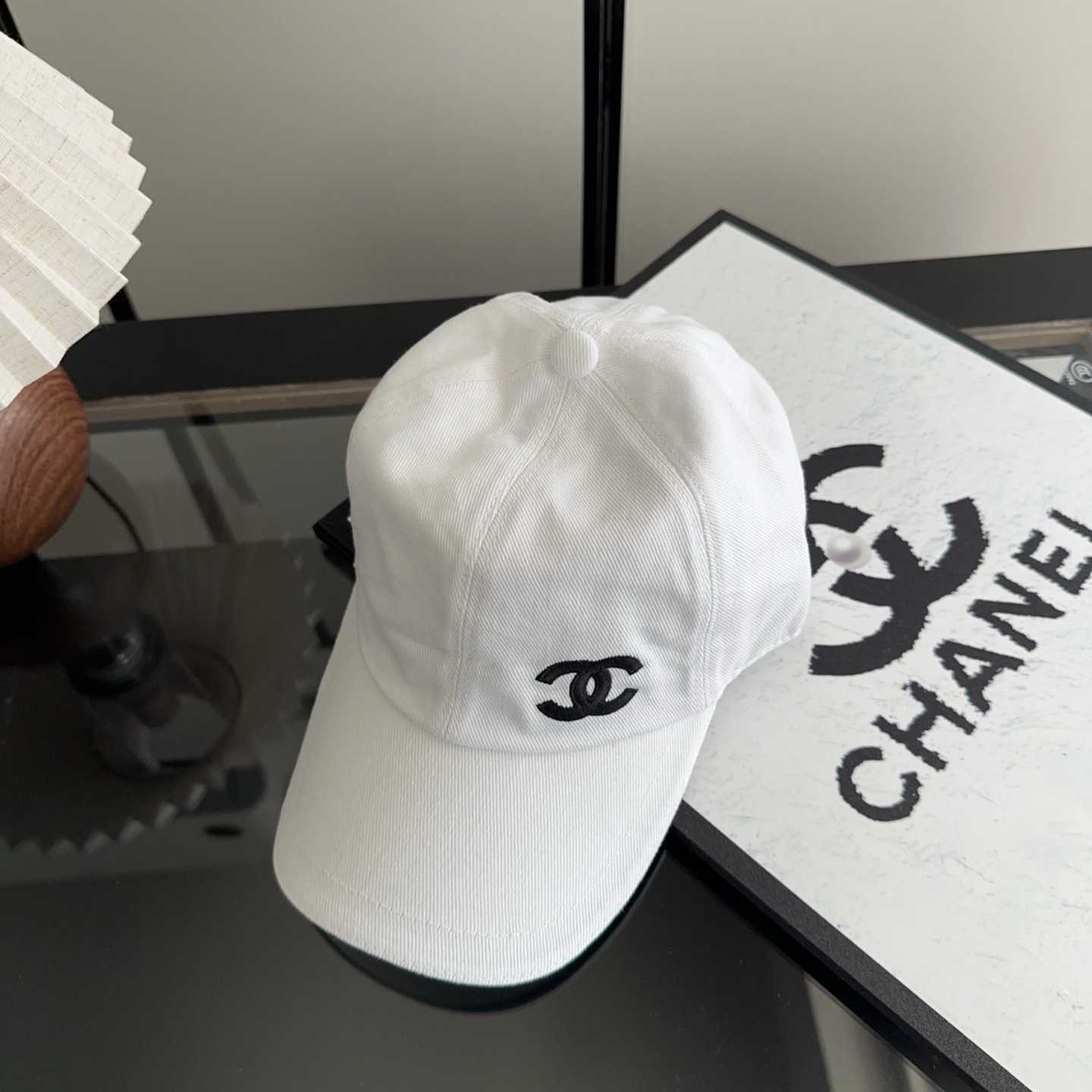 香奈儿新款经典休闲潮流款 上架简约棒球帽🧢日韩风格，随便搭配都超好看！出门旅游，绝对要入手的一款