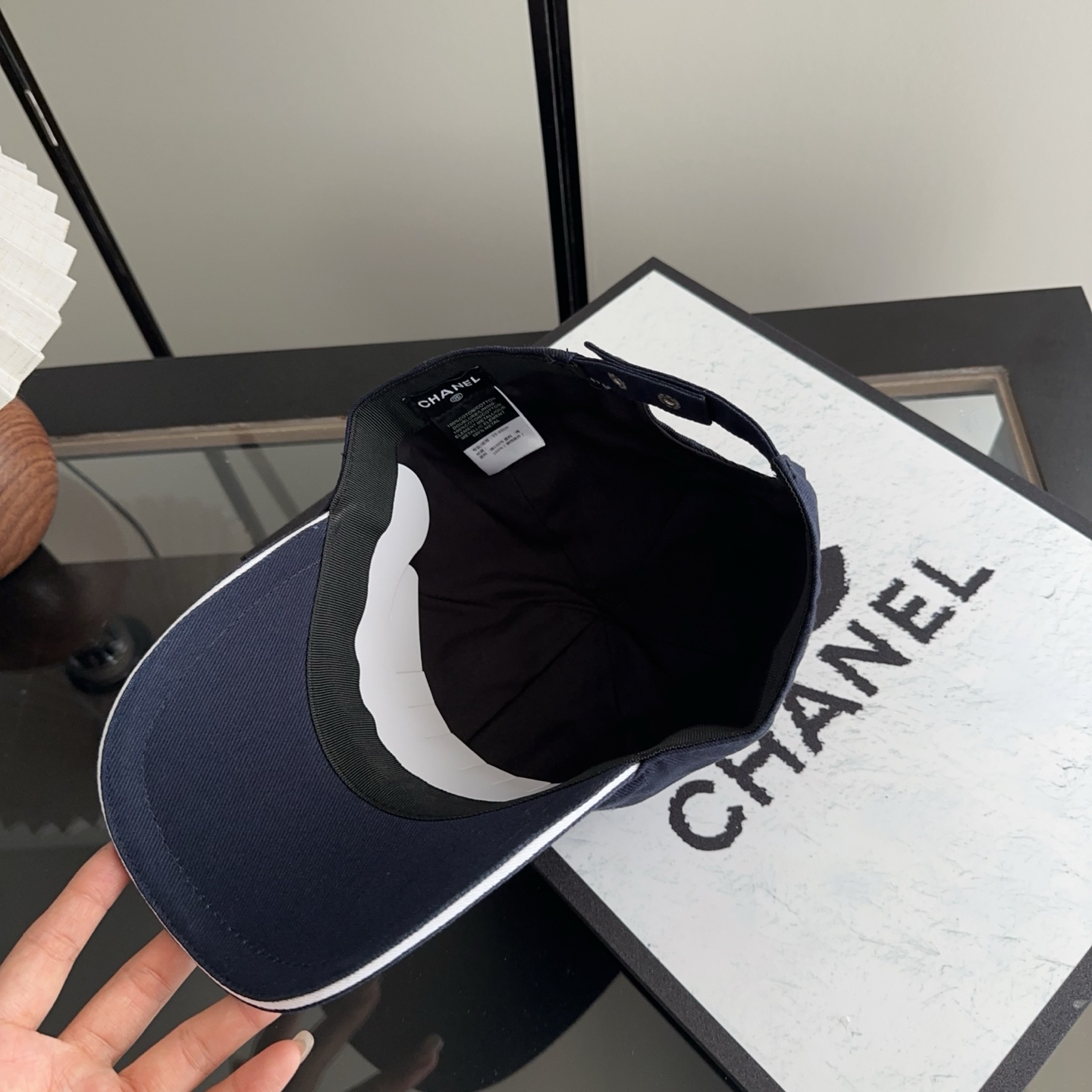 香奈儿新款经典休闲潮流款 上架简约棒球帽🧢日韩风格，随便搭配都超好看！出门旅游，绝对要入手的一款