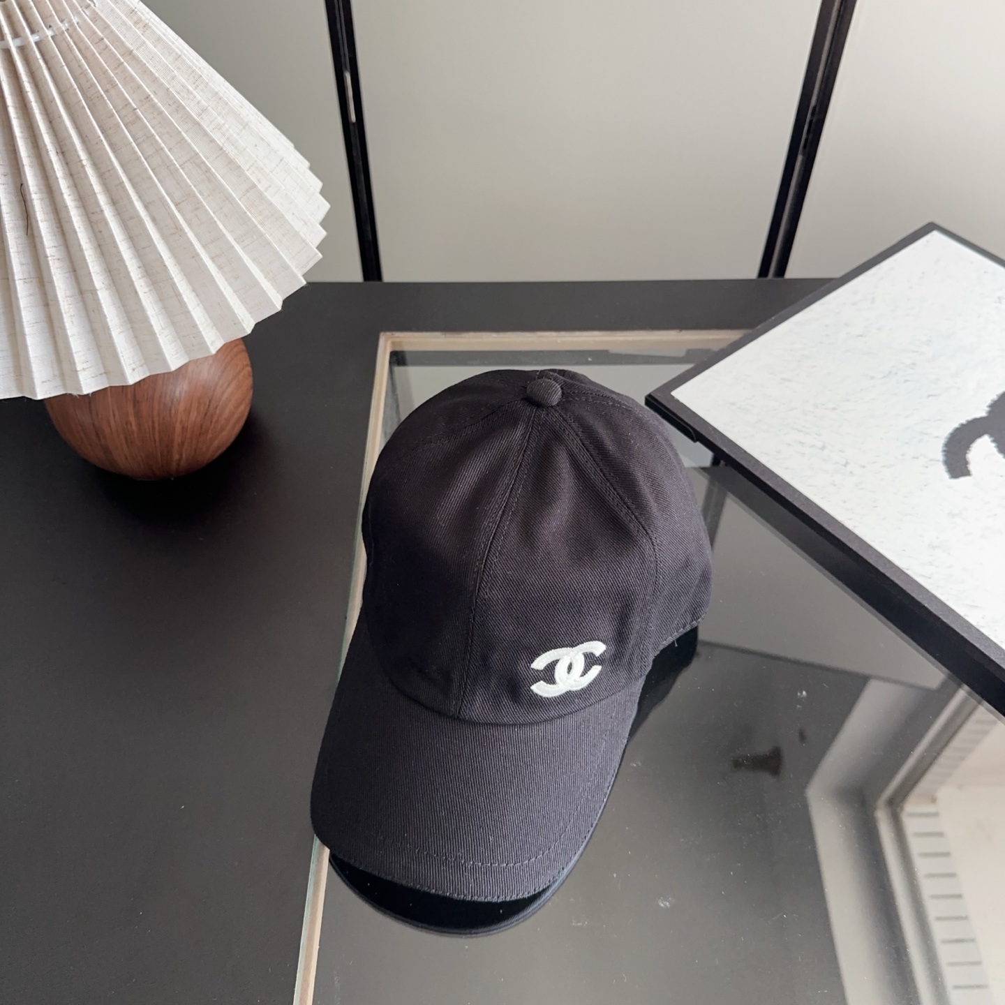 香奈儿新款经典休闲潮流款 上架简约棒球帽🧢日韩风格，随便搭配都超好看！出门旅游，绝对要入手的一款