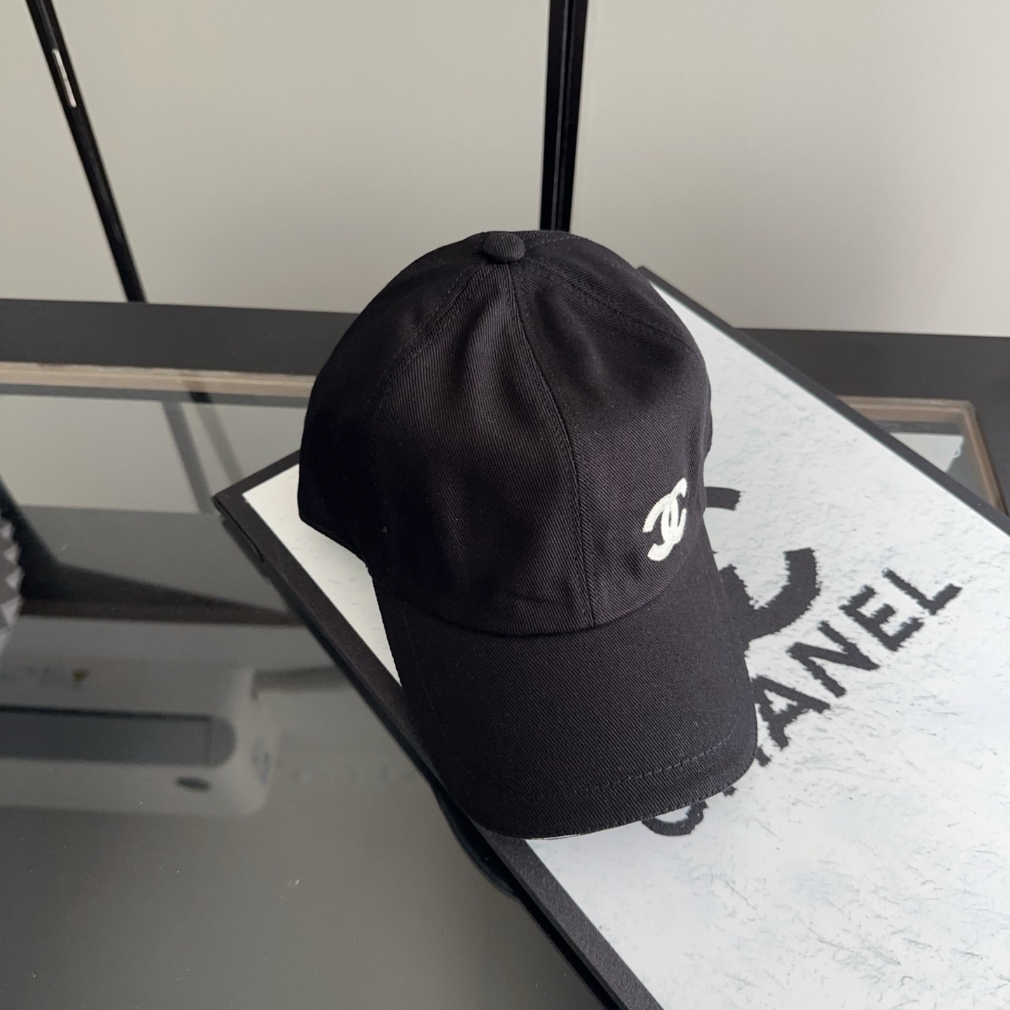 香奈儿新款经典休闲潮流款 上架简约棒球帽🧢日韩风格，随便搭配都超好看！出门旅游，绝对要入手的一款