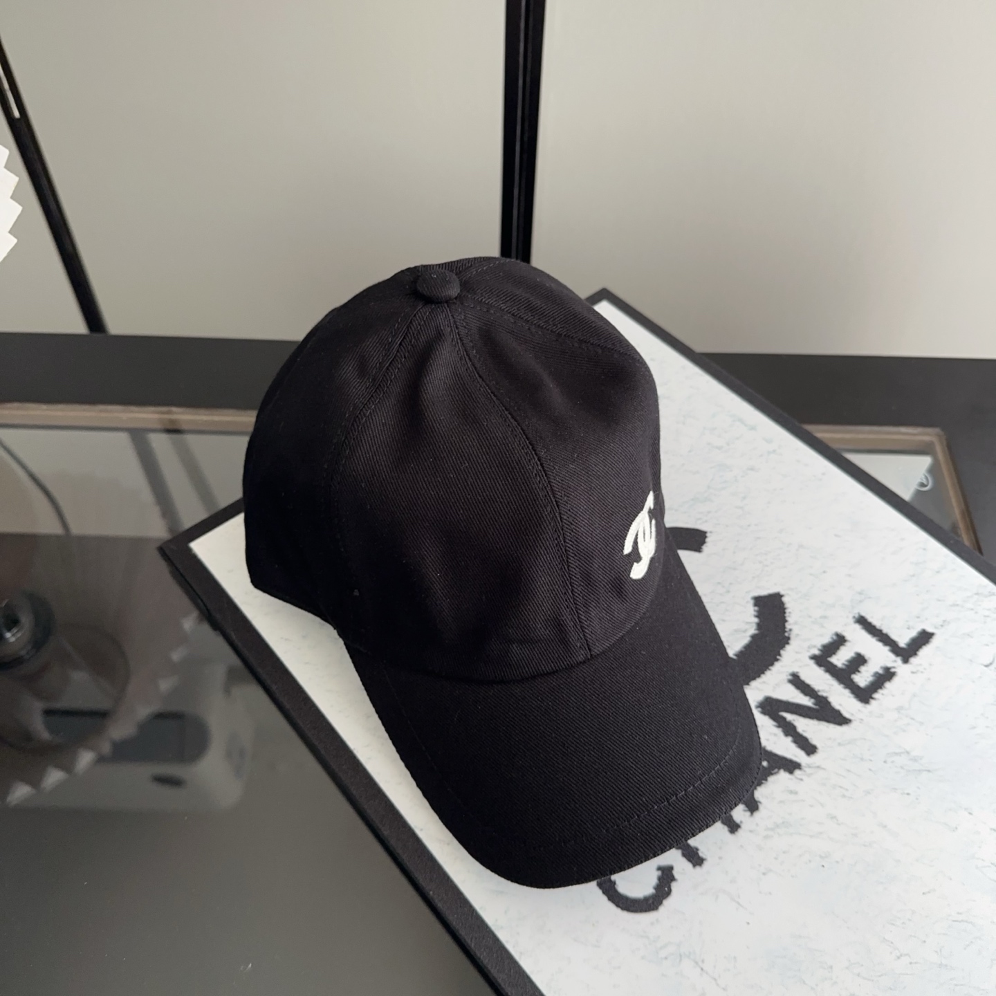 香奈儿新款经典休闲潮流款 上架简约棒球帽🧢日韩风格，随便搭配都超好看！出门旅游，绝对要入手的一款