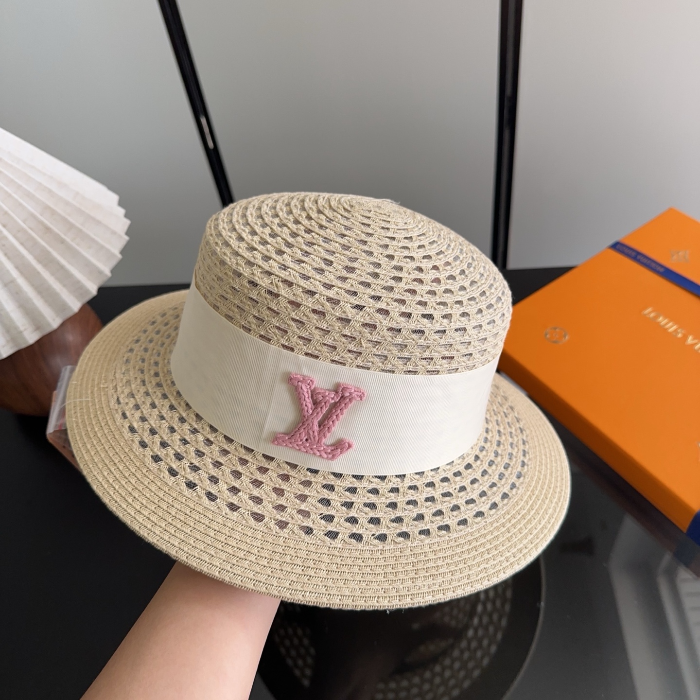 LV 草帽,无数时尚达人必备 细草编织，旅游出街佳选
