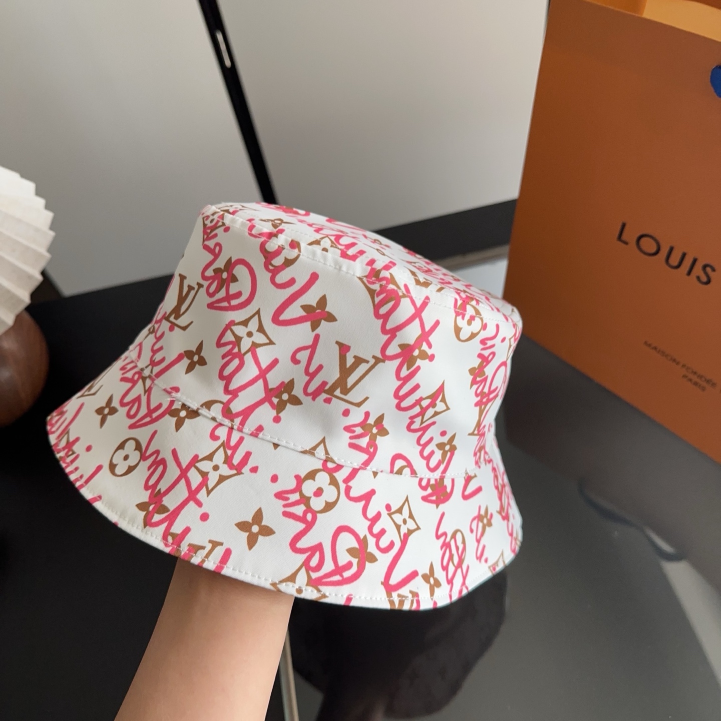 LV路易威登渔夫帽 轻盈透气。完美版型，独家实物拍摄，男女适用