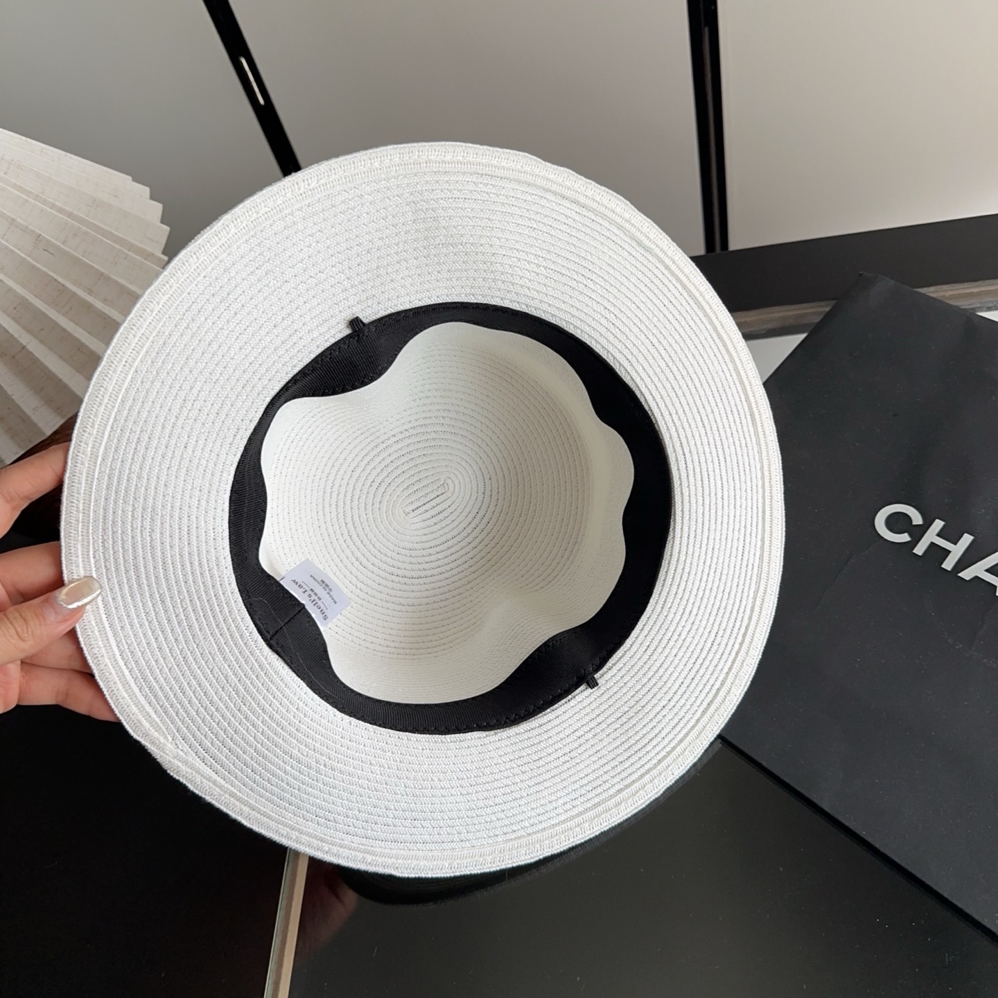 CHANEL香奈儿2026新款平顶草帽 夏天海边首选～新款材质编织而成～质感满分💯