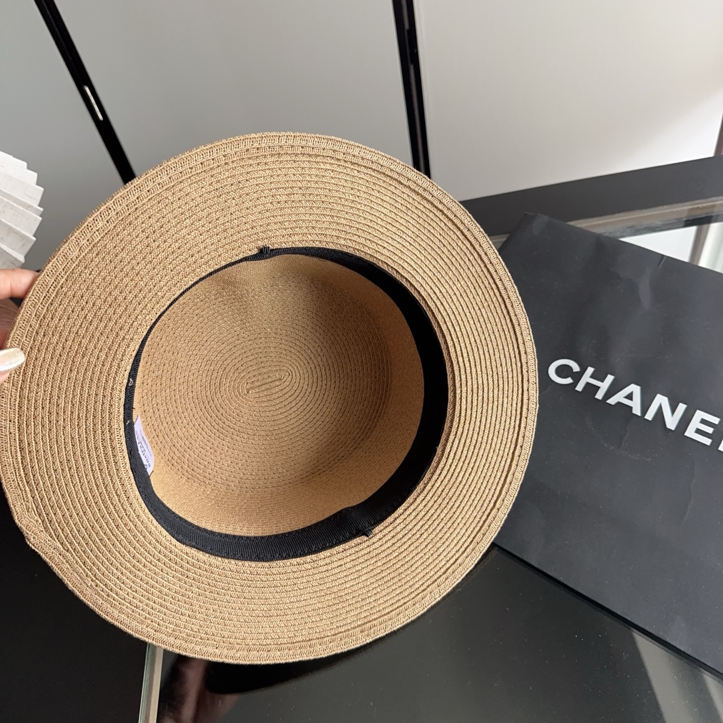 CHANEL香奈儿2026新款平顶草帽 夏天海边首选～新款材质编织而成～质感满分💯