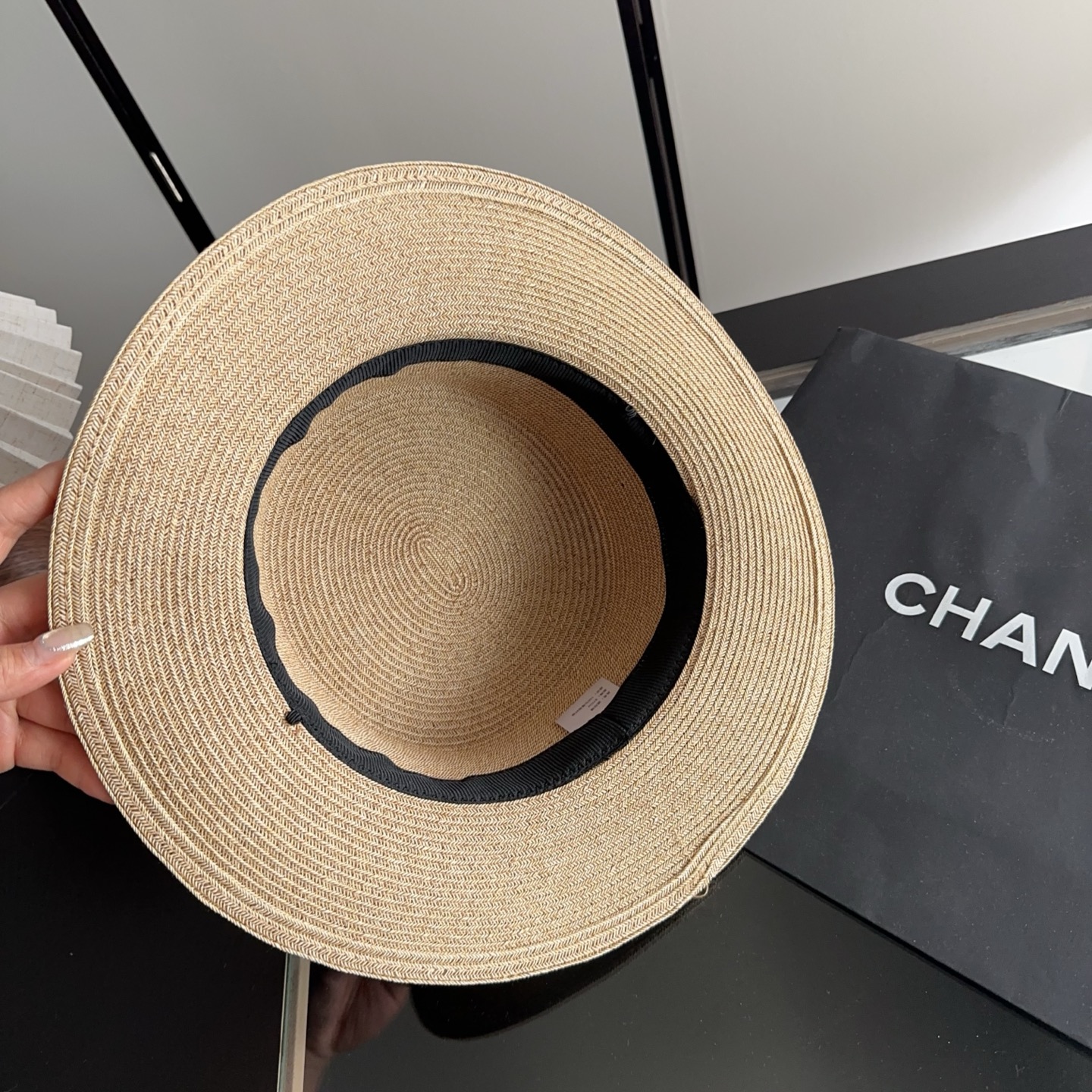 CHANEL香奈儿2026新款平顶草帽 夏天海边首选～新款材质编织而成～质感满分💯