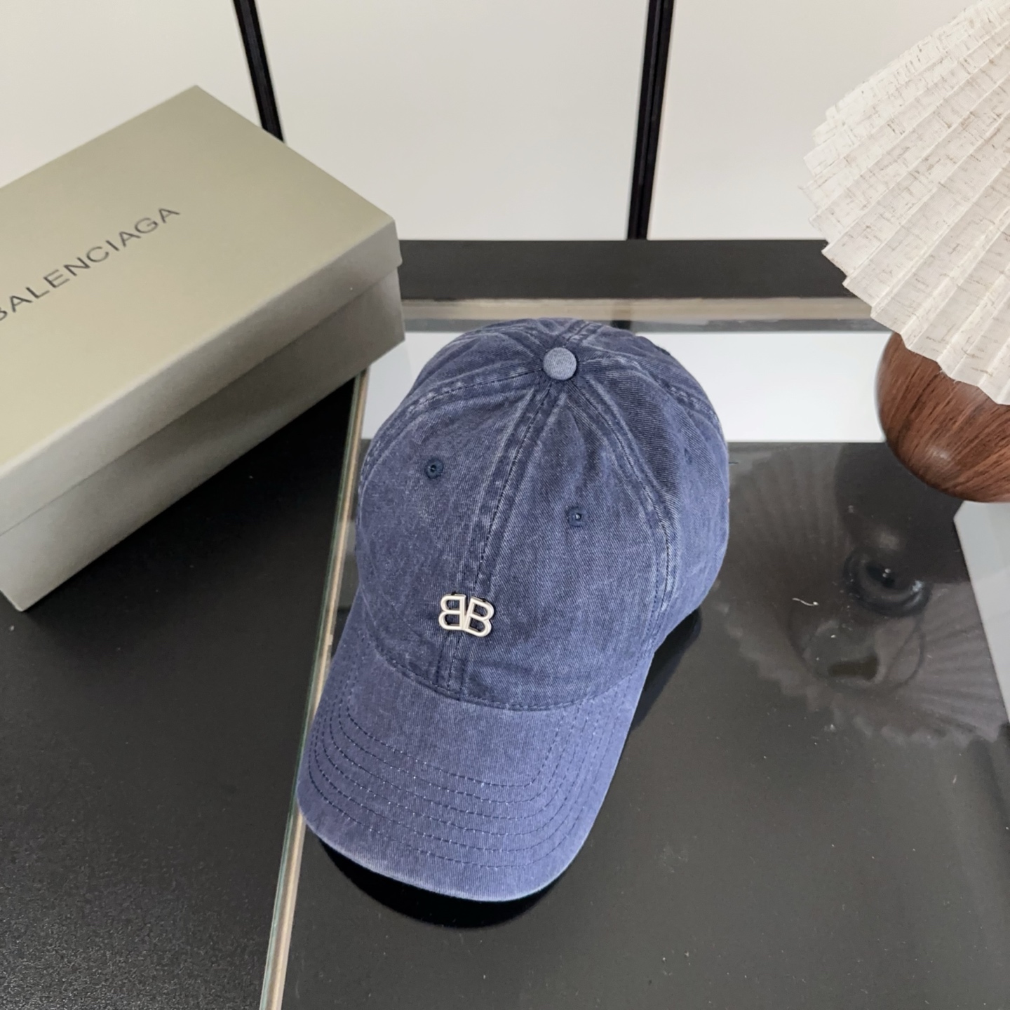 NO:883673,Balencia*a Balenciaga's new baseball cap with embroidered letters is ready for delivery in seconds. Simple, fashionable and super invincible and beautiful hat!  Couple style!  hat straw hat bucket hat baseball cap, hat, balenciaga, balenciaga, espadrilles, hats19860909Balencia*a 巴黎世家刺绣字母新款棒球帽 现货秒发简约时尚超级无敌好看的帽子！情侣款！帽子草帽渔夫帽棒球帽,帽子,balenciaga,balenciaga,espadrilles,hats,hat
