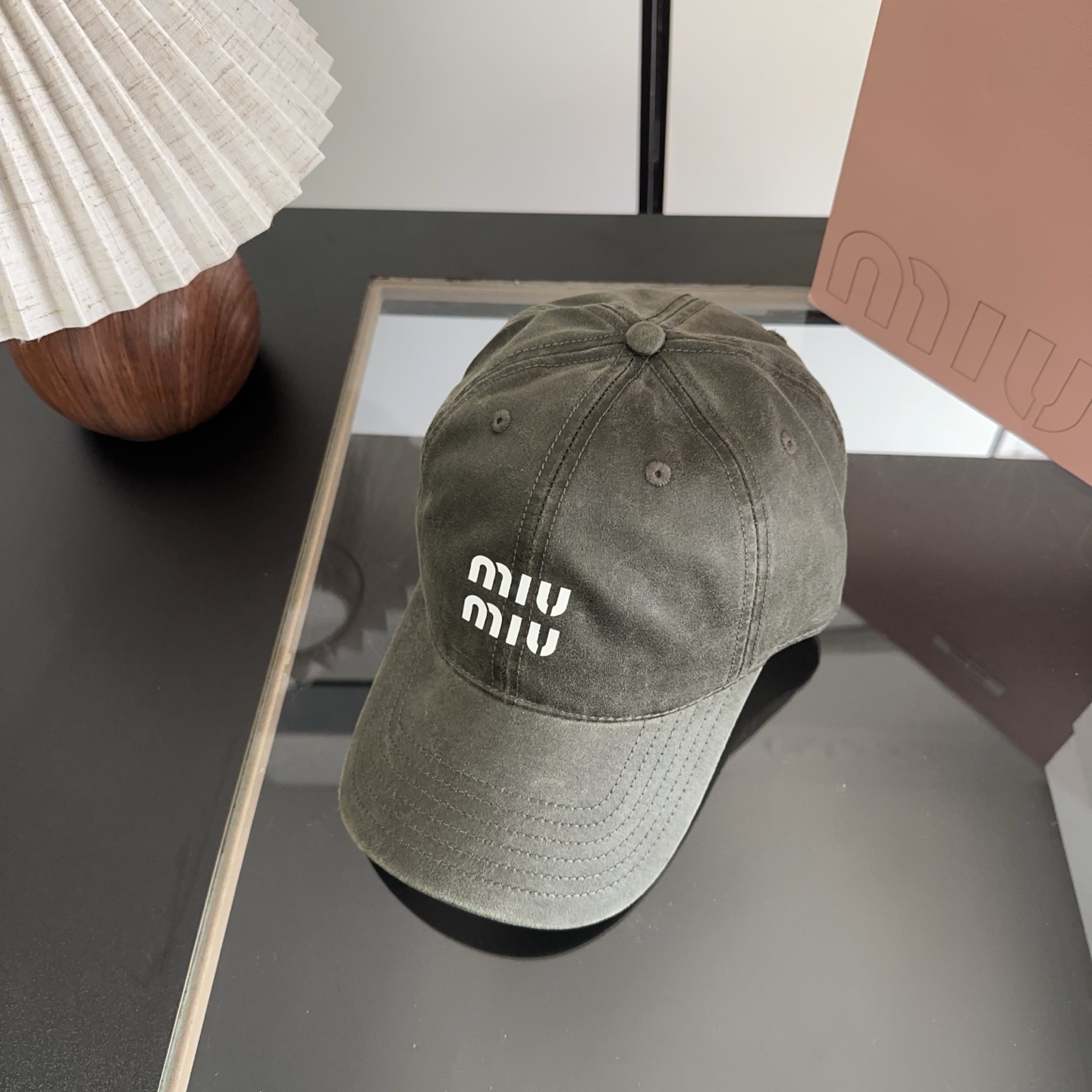 NO:883749,miumiu Miu Miu's new baseball cap, synchronized with big brands, super easy to match, now shipped!  hat straw hat bucket hat baseball cap, hat, miumiu, espadrilles, hats19860909miumiu 缪缪 新款棒球帽,大牌同步,超好搭配,出货！帽子草帽渔夫帽棒球帽,帽子,miumiu,espadrilles,hats,hat