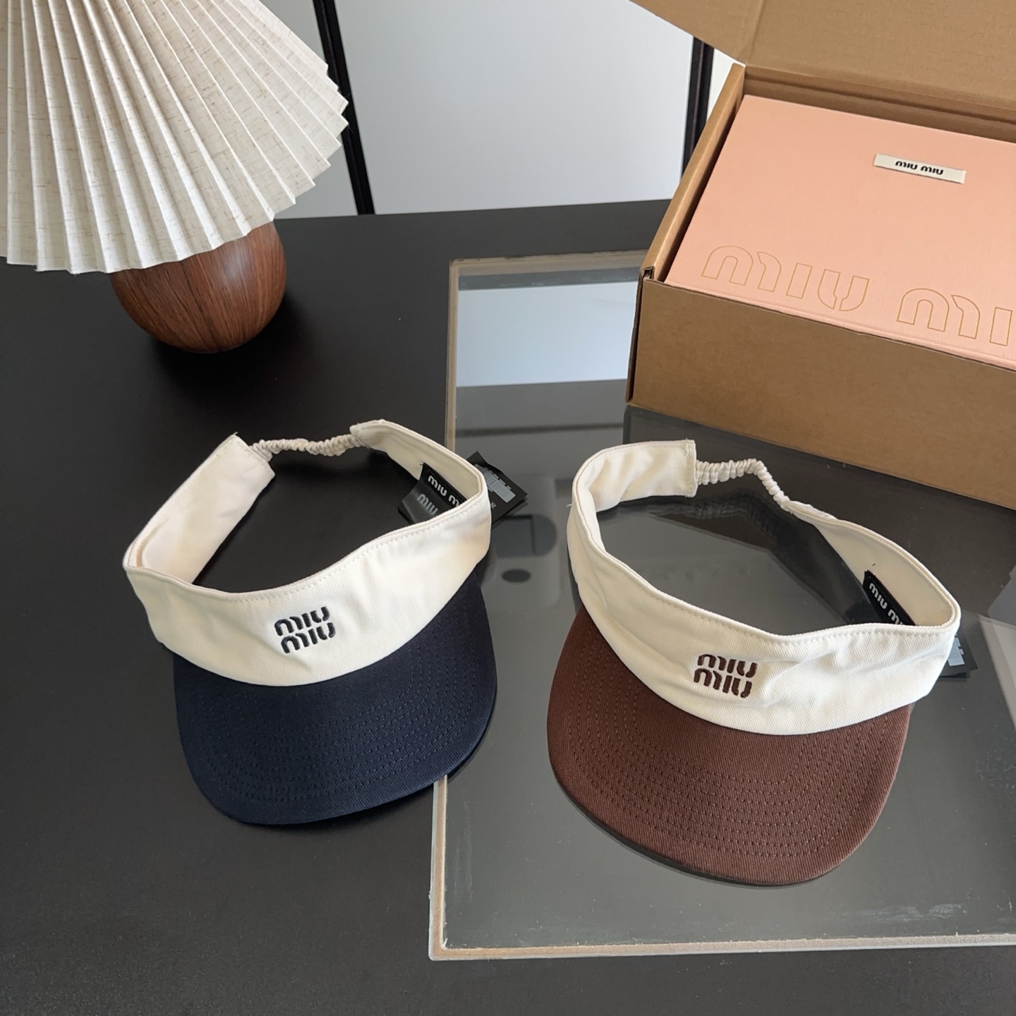 miumiu 缪缪 夏季空顶帽，跑步遮阳防晒两不误，夏季必备单品，戴着不闷热，非常有活力的一款，超级无敌
