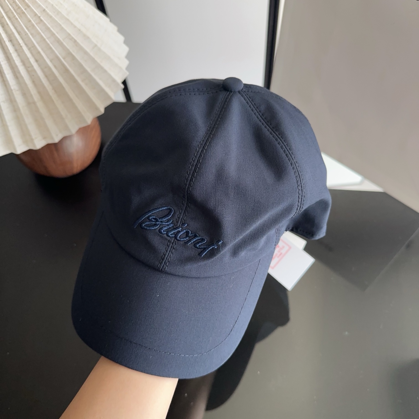 Britni 布里奥尼 棒球帽，时尚鸭舌帽，精致小logo刺绣，版型正，细节满满，男女同款，户外休闲百搭