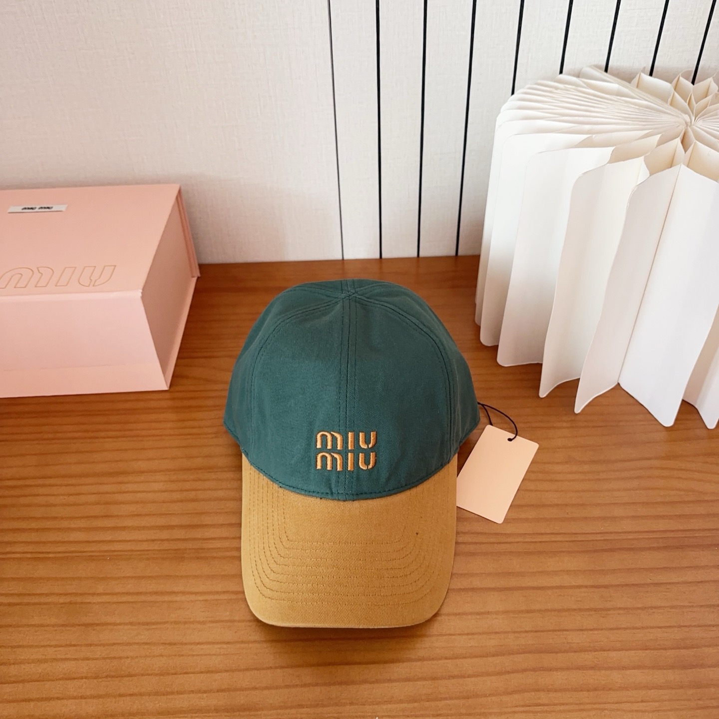 miumiu 缪缪秋冬新品棒球帽 原单正品开模订制，原版做工细致质量超赞！