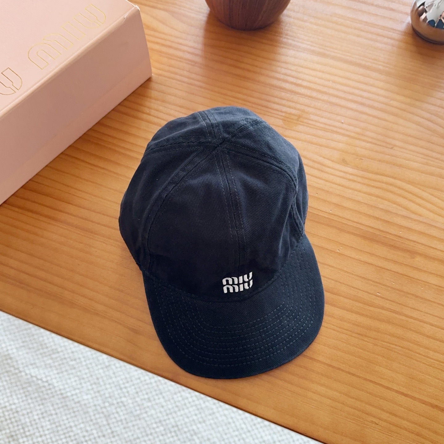 Miumiu缪缪 新款订单款刺绣棒球帽🧢大牌款超好搭配，赶紧入手！