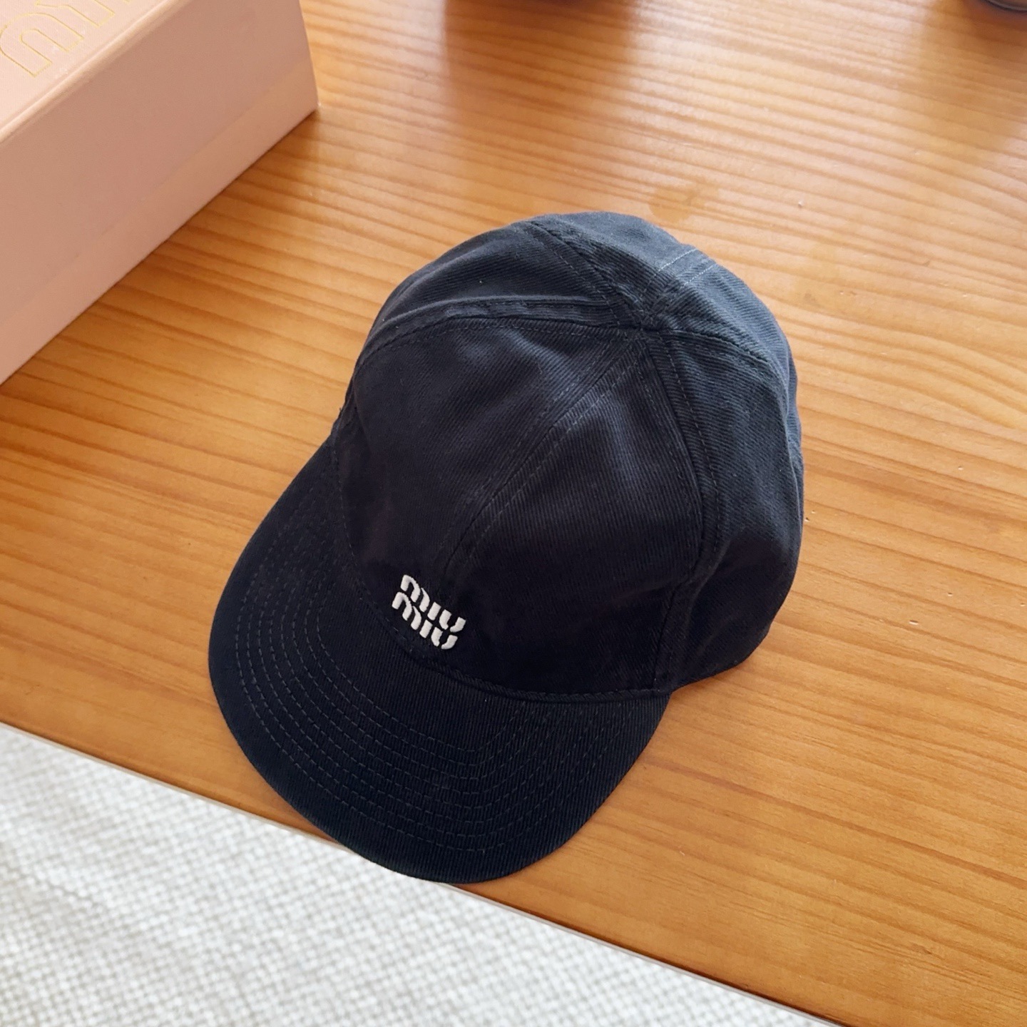 Miumiu缪缪 新款订单款刺绣棒球帽🧢大牌款超好搭配，赶紧入手！