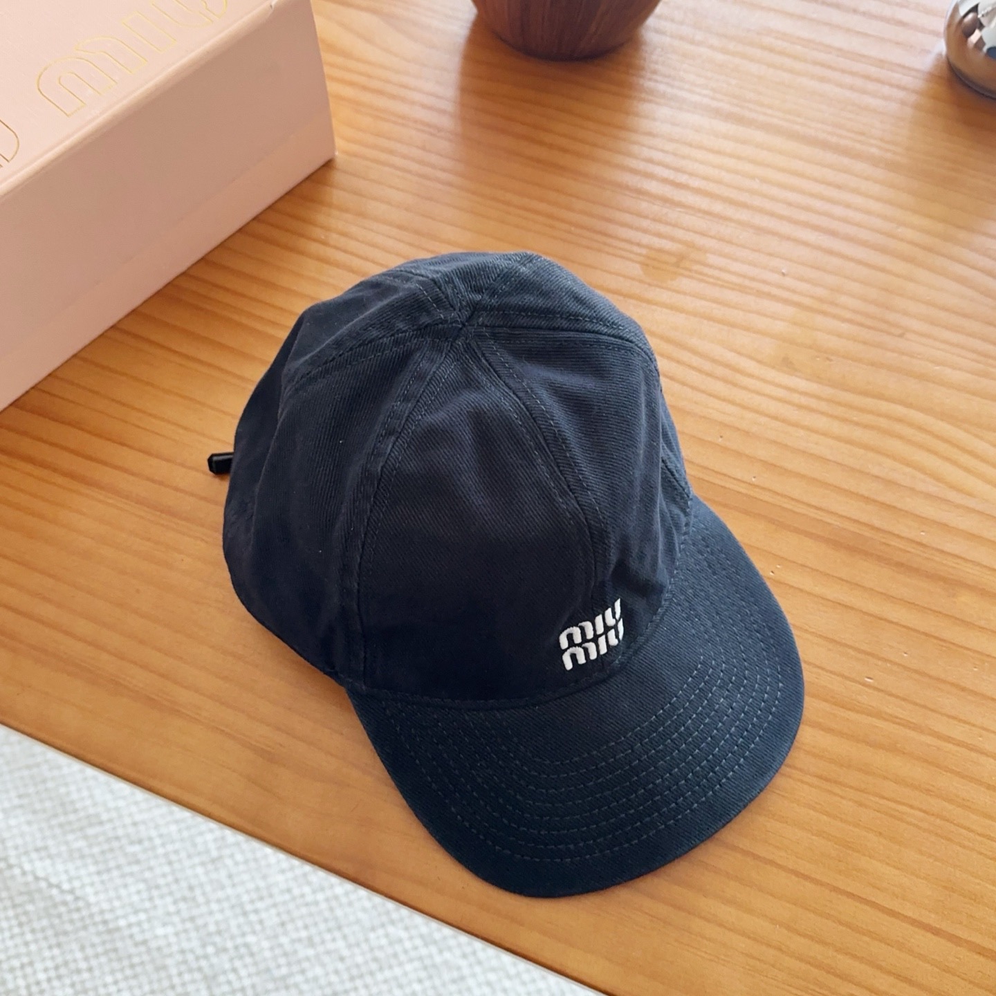 Miumiu缪缪 新款订单款刺绣棒球帽🧢大牌款超好搭配，赶紧入手！