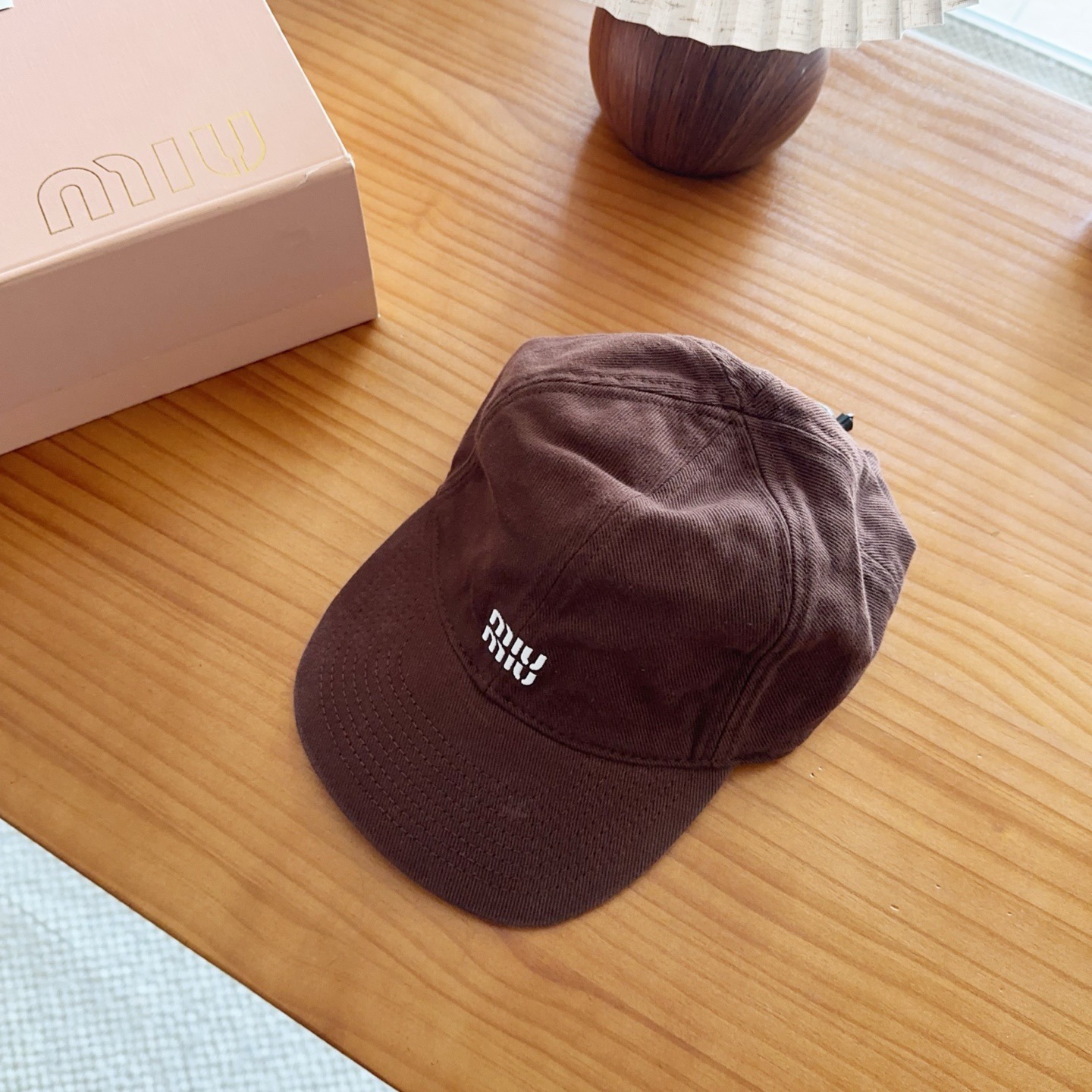 Miumiu缪缪 新款订单款刺绣棒球帽🧢大牌款超好搭配，赶紧入手！