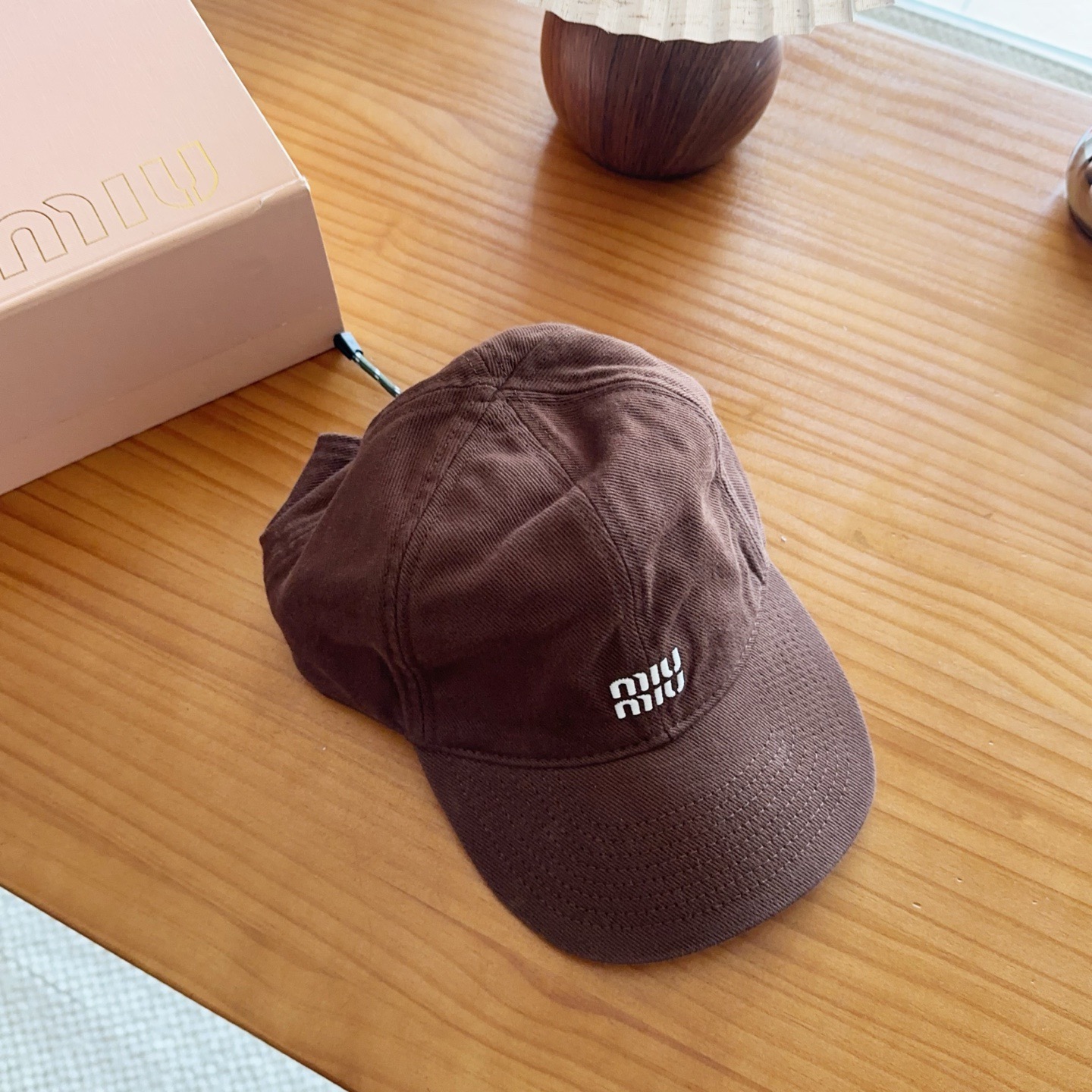 Miumiu缪缪 新款订单款刺绣棒球帽🧢大牌款超好搭配，赶紧入手！